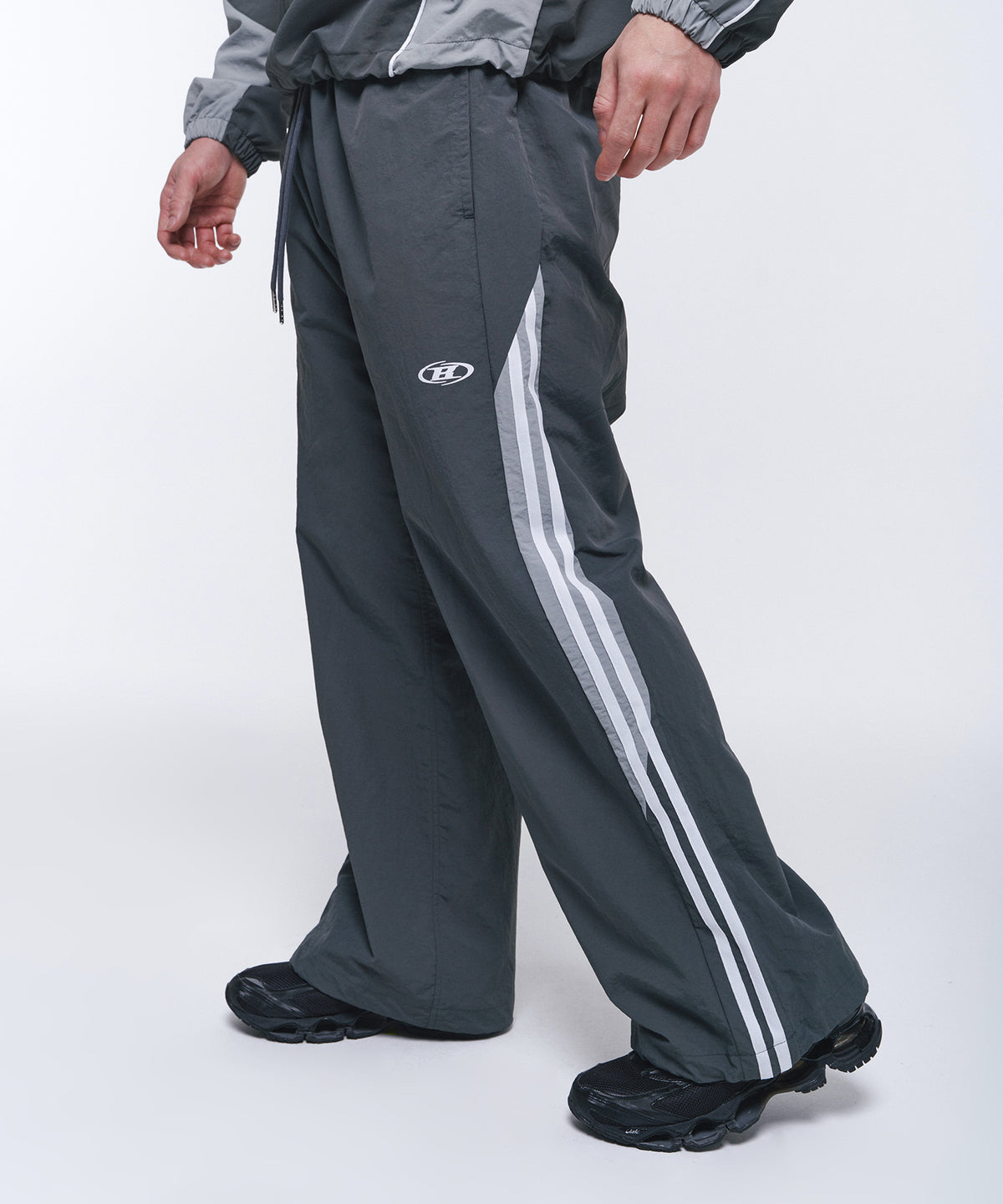 NYLON TRACK LINE WIDE PANTS [CHARCOAL]