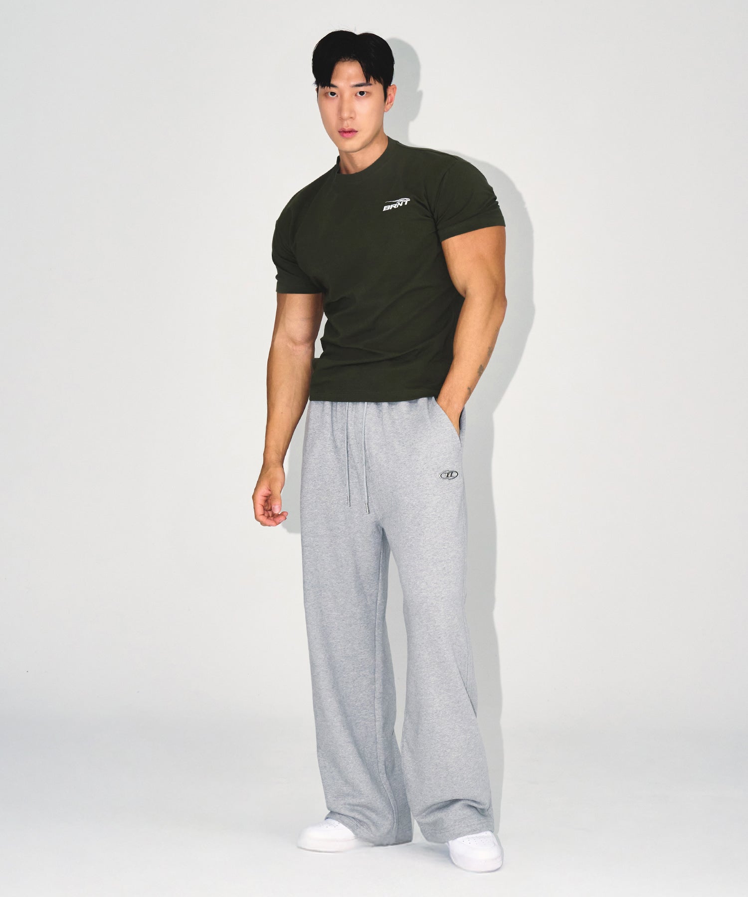 【予約販売：ご注文より1～3週間後に発送予定】BRNT BACK LOGO MUSCLE FIT T-SHIRTS [KHAKI]