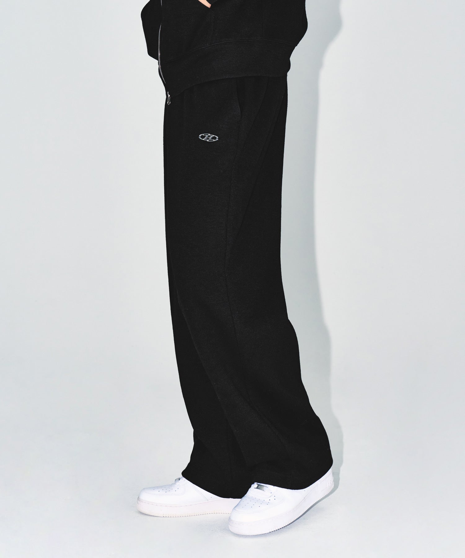 【予約販売：ご注文より1～3週間後に発送予定】KNIT LIKE WIDE PANTS [BLACK]