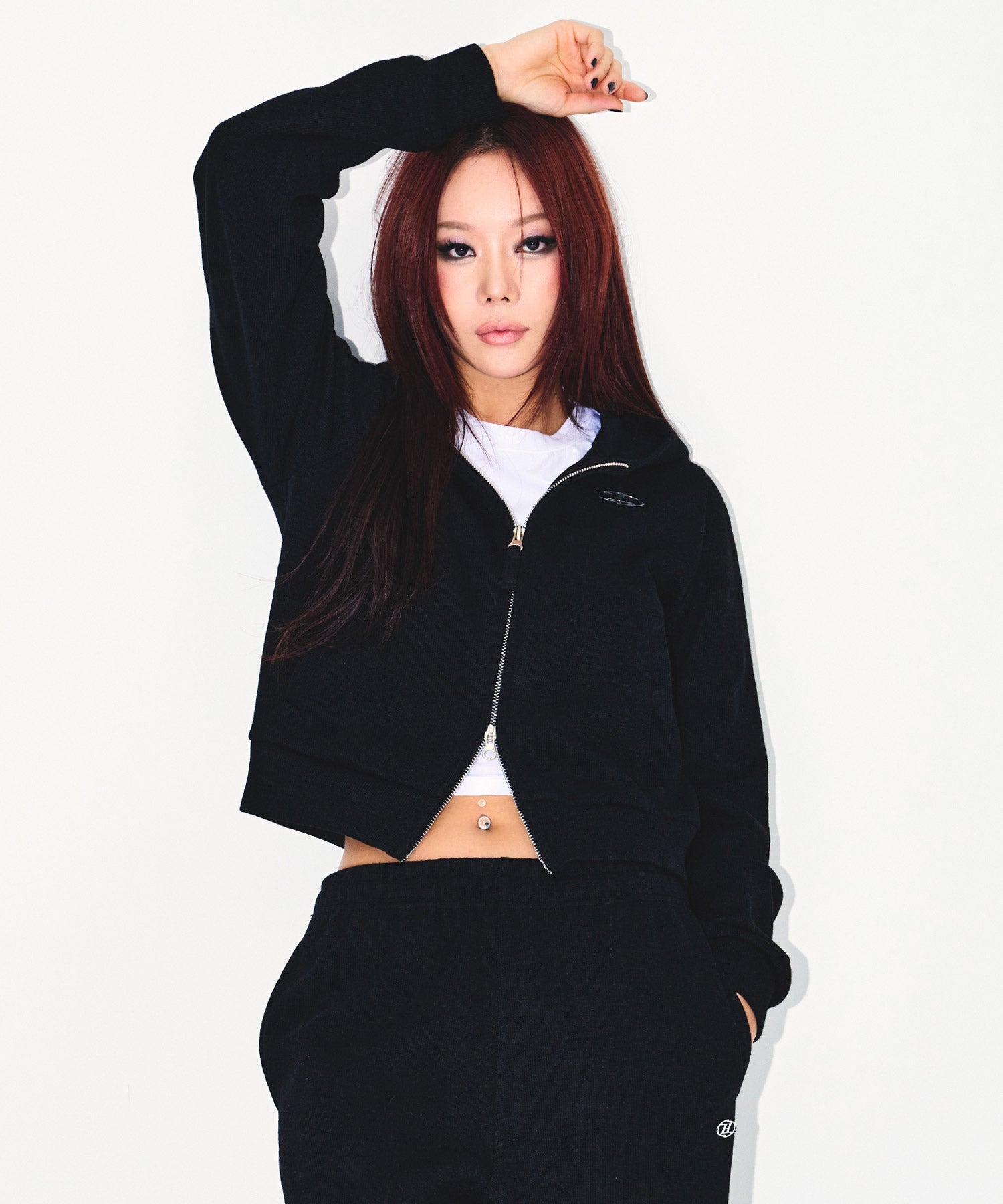 【予約販売：ご注文より1～3週間後に発送予定】W KNIT LIKE SEMI CROP HOODIE ZIP-UP [BLACK]
