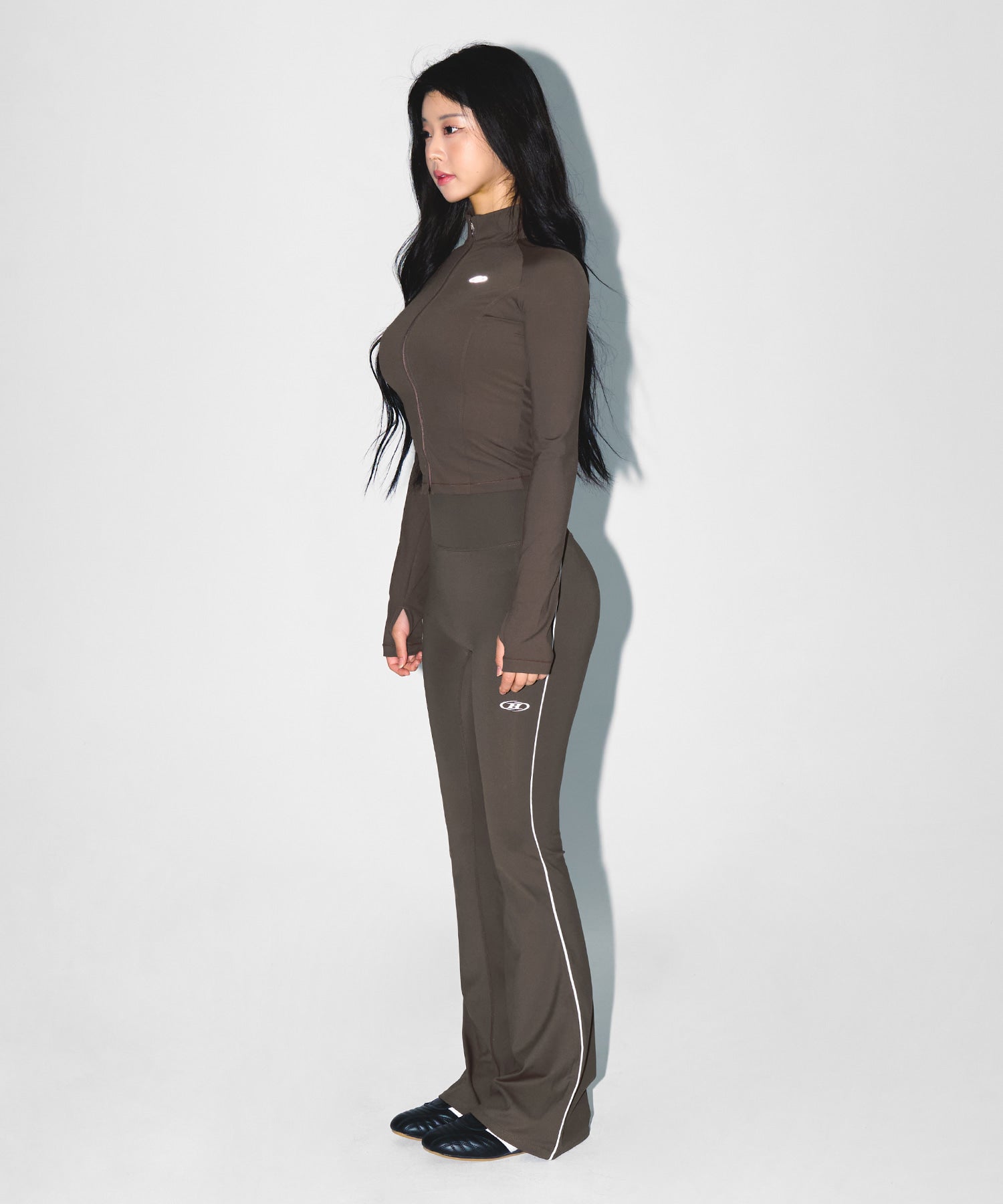 【予約販売：ご注文より1～3週間後に発送予定】W COMPRESSION FULL ZIP UP JACKET [BROWN]