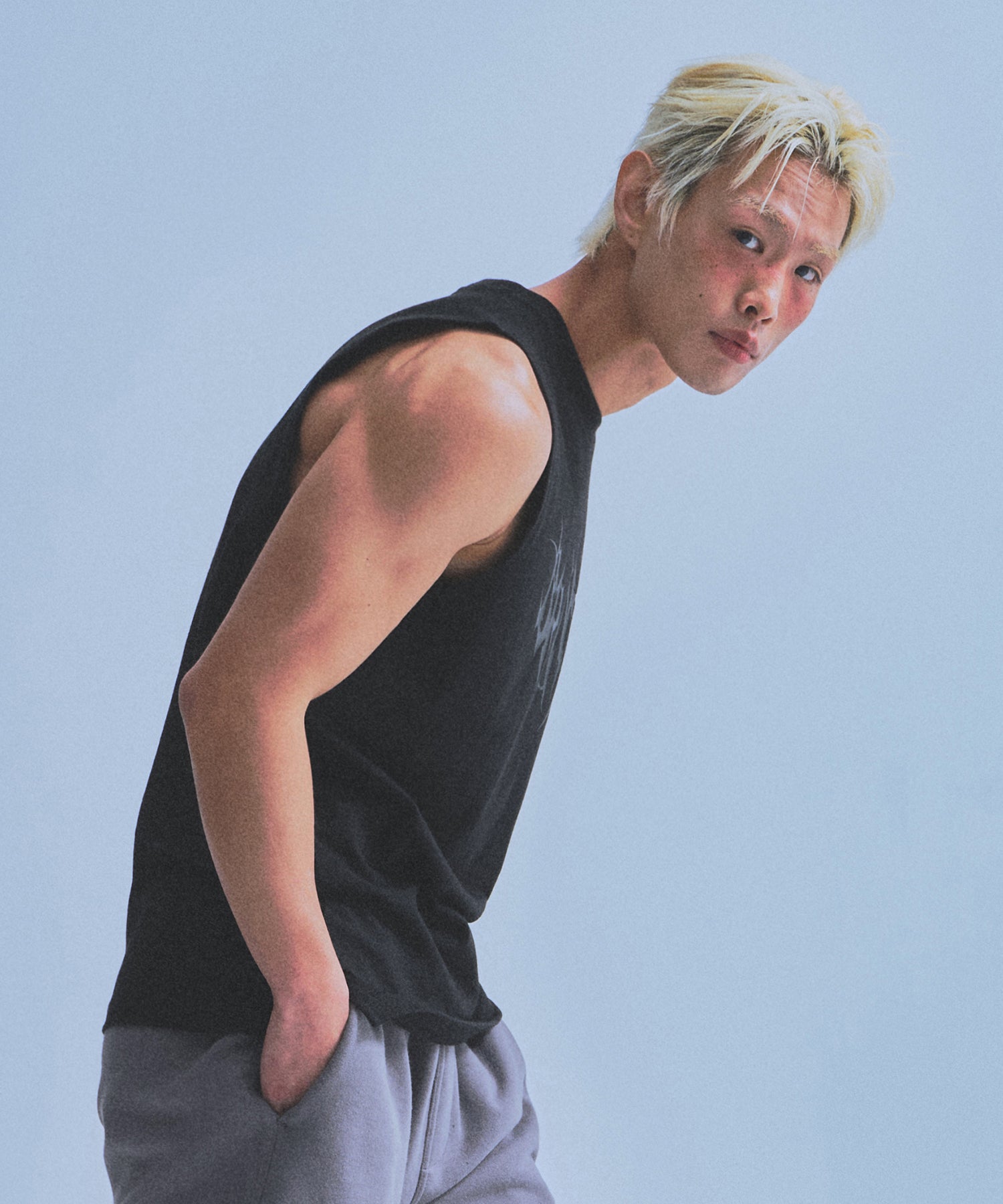 【5/9 release】TRIBAL COMFORT FIT SLEEVLESS [BLACK]