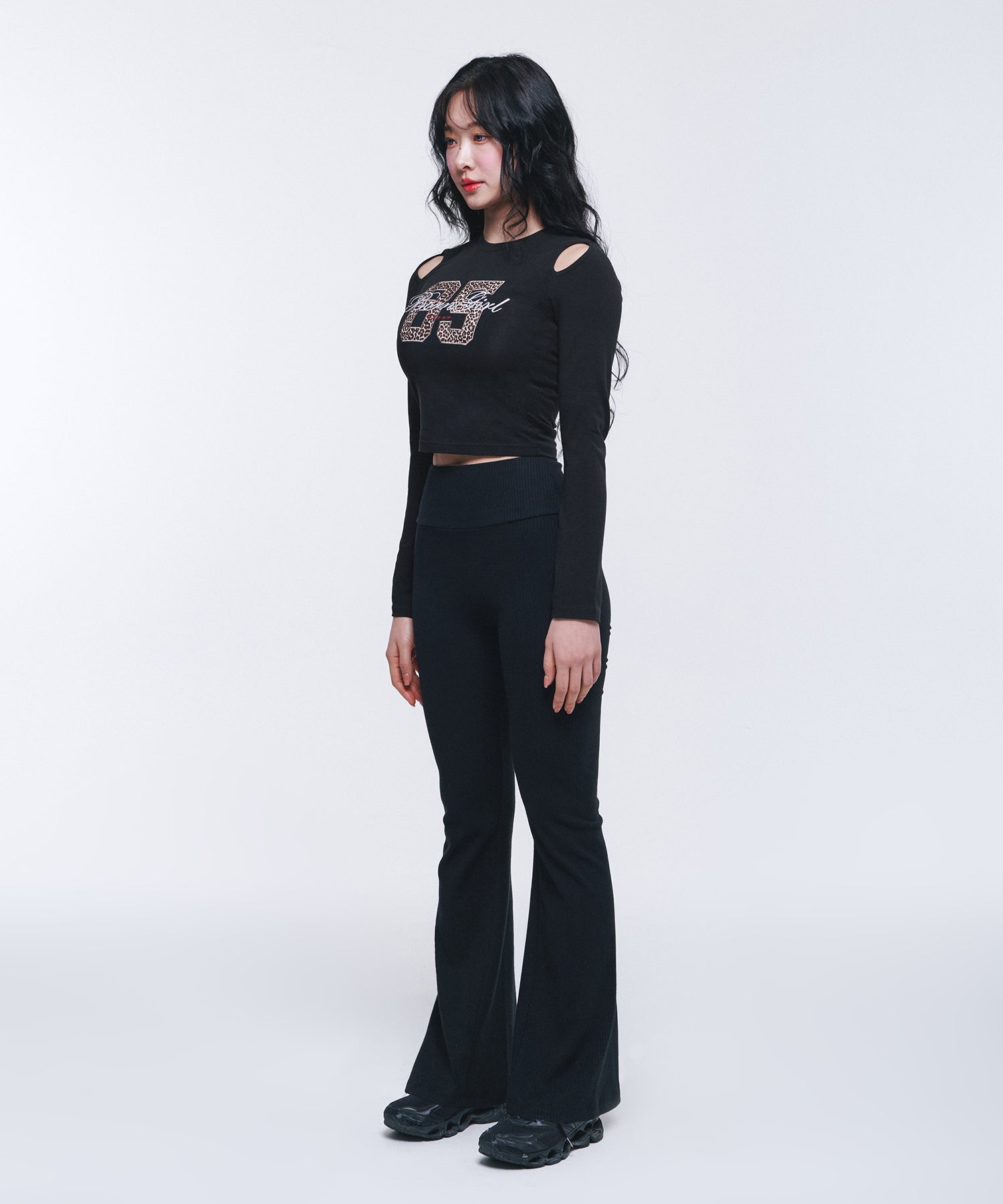 W BORN GIRL LEOPARD CROP LONGSLEEVE [BLACK]