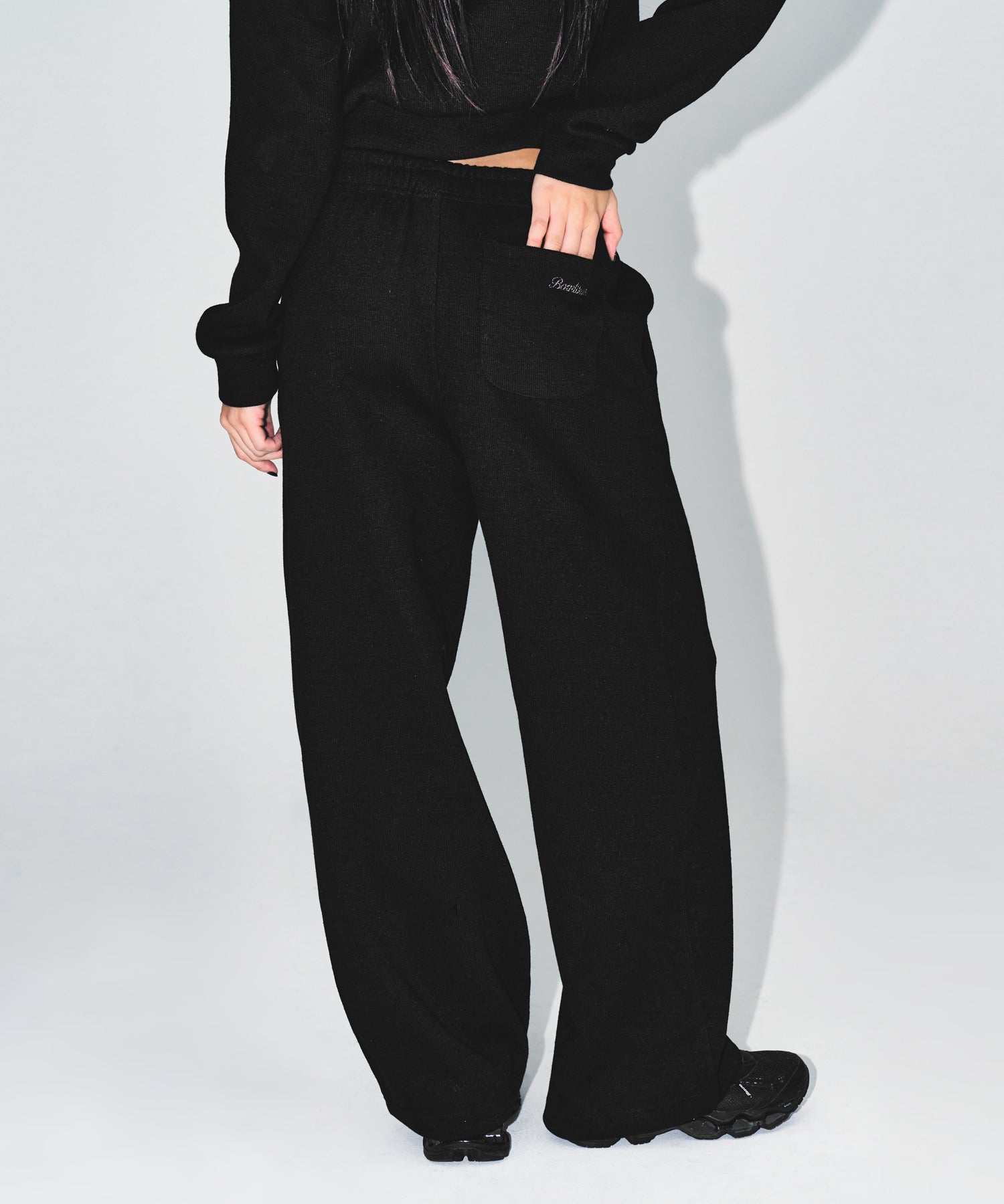 【予約販売：ご注文より1～3週間後に発送予定】W KNIT LIKE SEMI WIDE PANTS [BLACK]