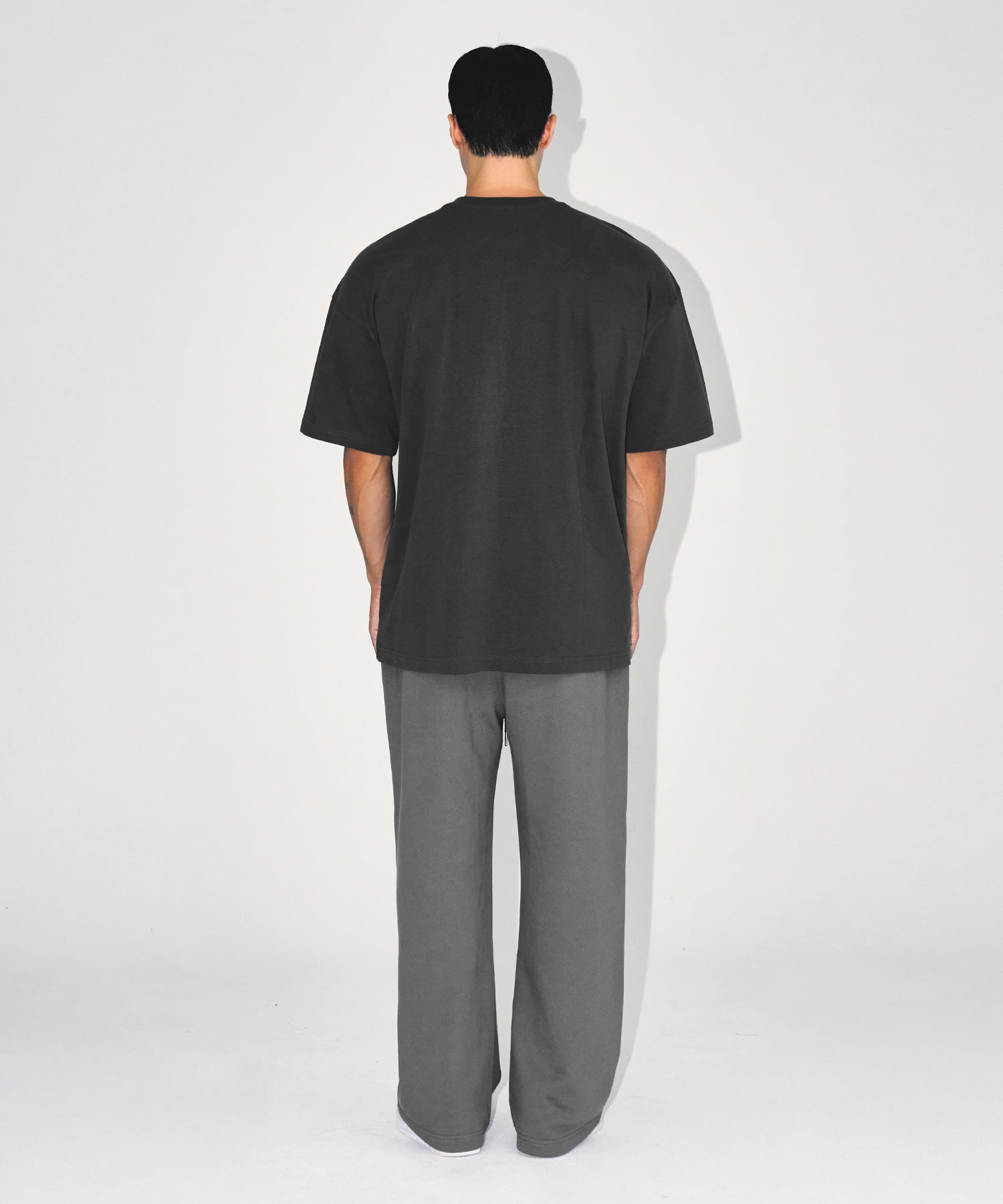 【予約販売：ご注文より1～3週間後に発送予定】EMBLEM LOGO SEMI OVER FIT T-SHIRTS [CHARCOAL]