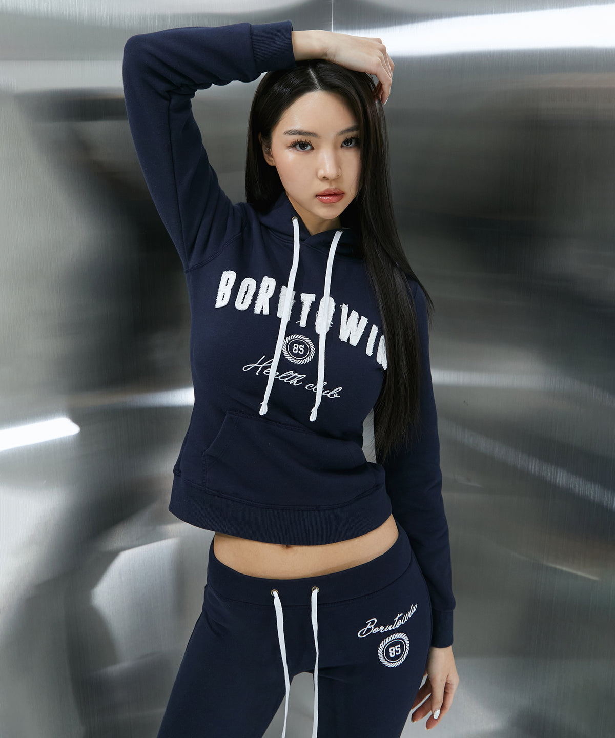 BORNTOWIN PATCH SLIM FIT HOODIE [NAVY]