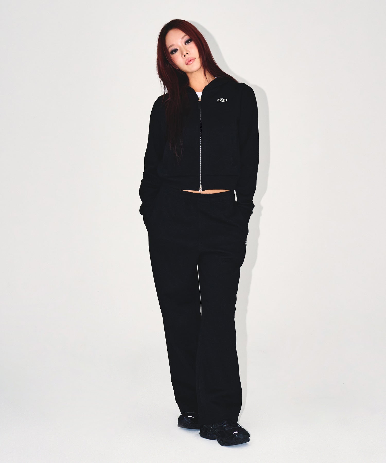 【予約販売：ご注文より1～3週間後に発送予定】W KNIT LIKE SEMI WIDE PANTS [BLACK]