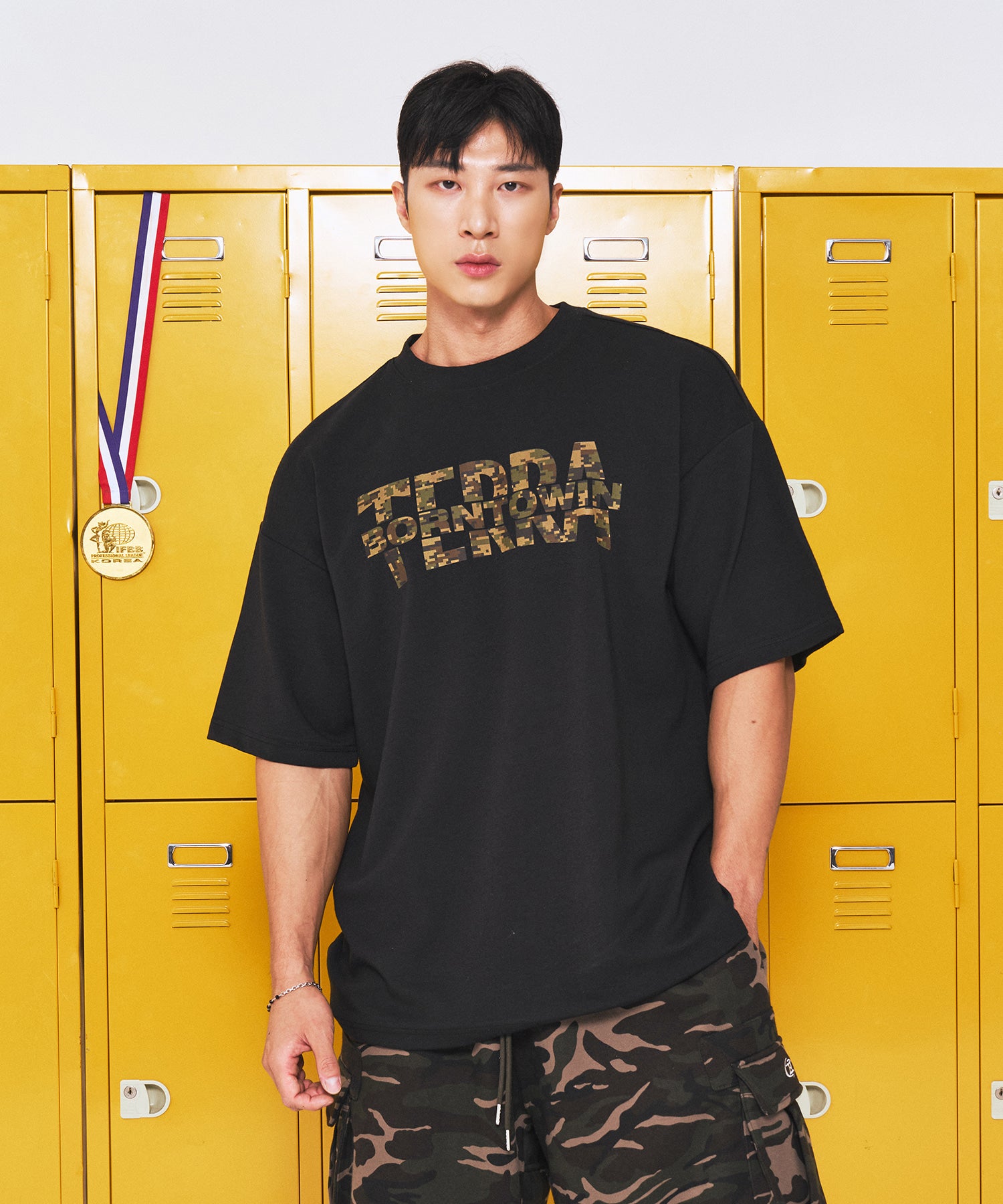 【予約販売：ご注文より1～3週間後に発送予定】BORNTOWIN X TERRA SEMI OVER FIT T-SHIRTS [BLACK]