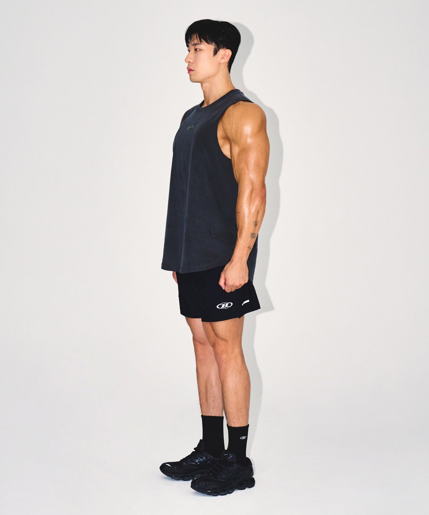 【予約販売：ご注文より1～3週間後に発送予定】SILVER B PIGMENT DYING SLEEVELESS [CHARCOAL]