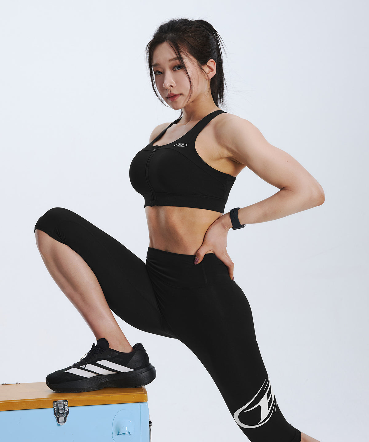 【韓国限定】W BRN FRONT ZIP BRA TOP [BLACK]