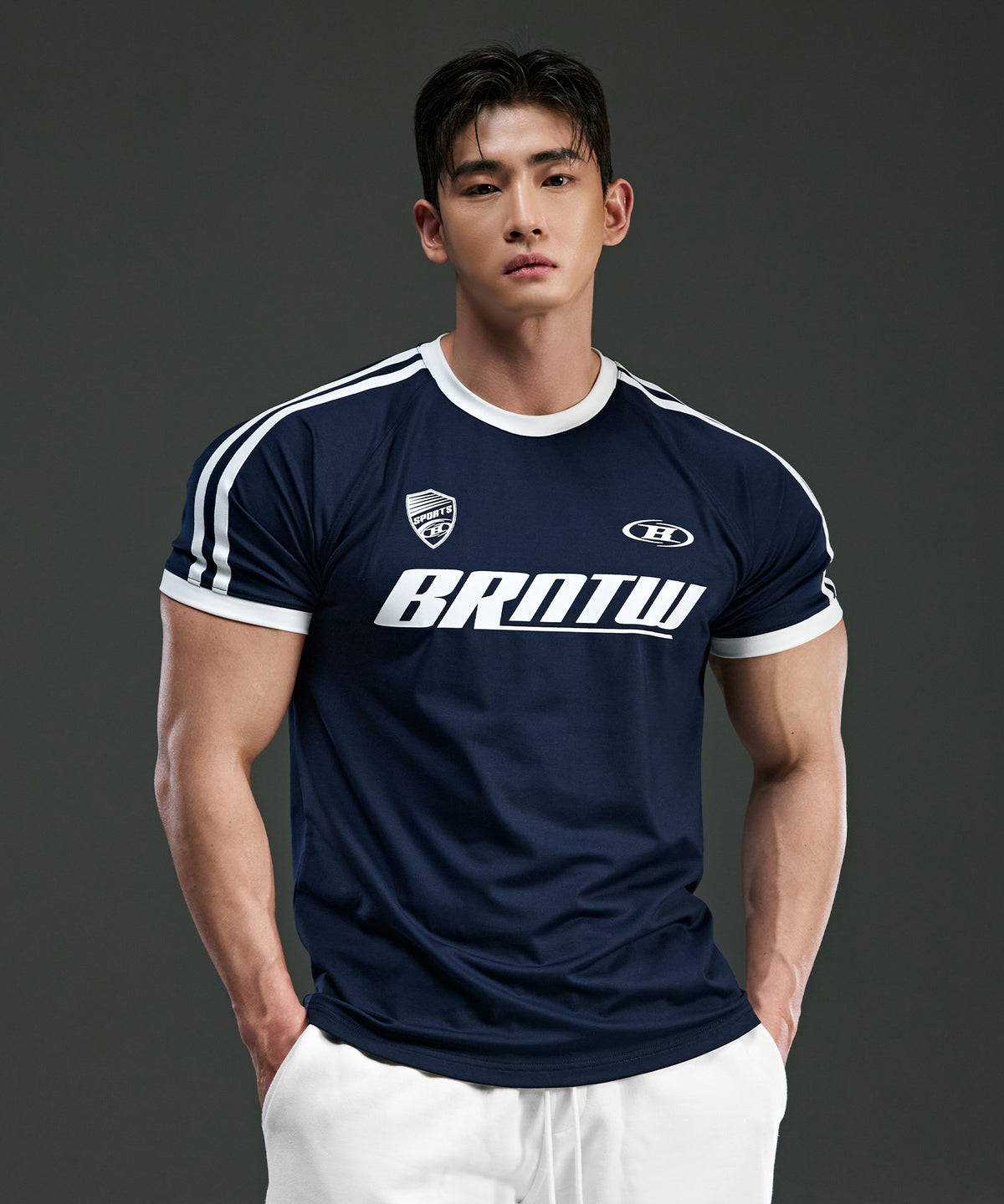 【韓国限定】BRNTW TRACK LINE T-SHIRTS [DARK NAVY]
