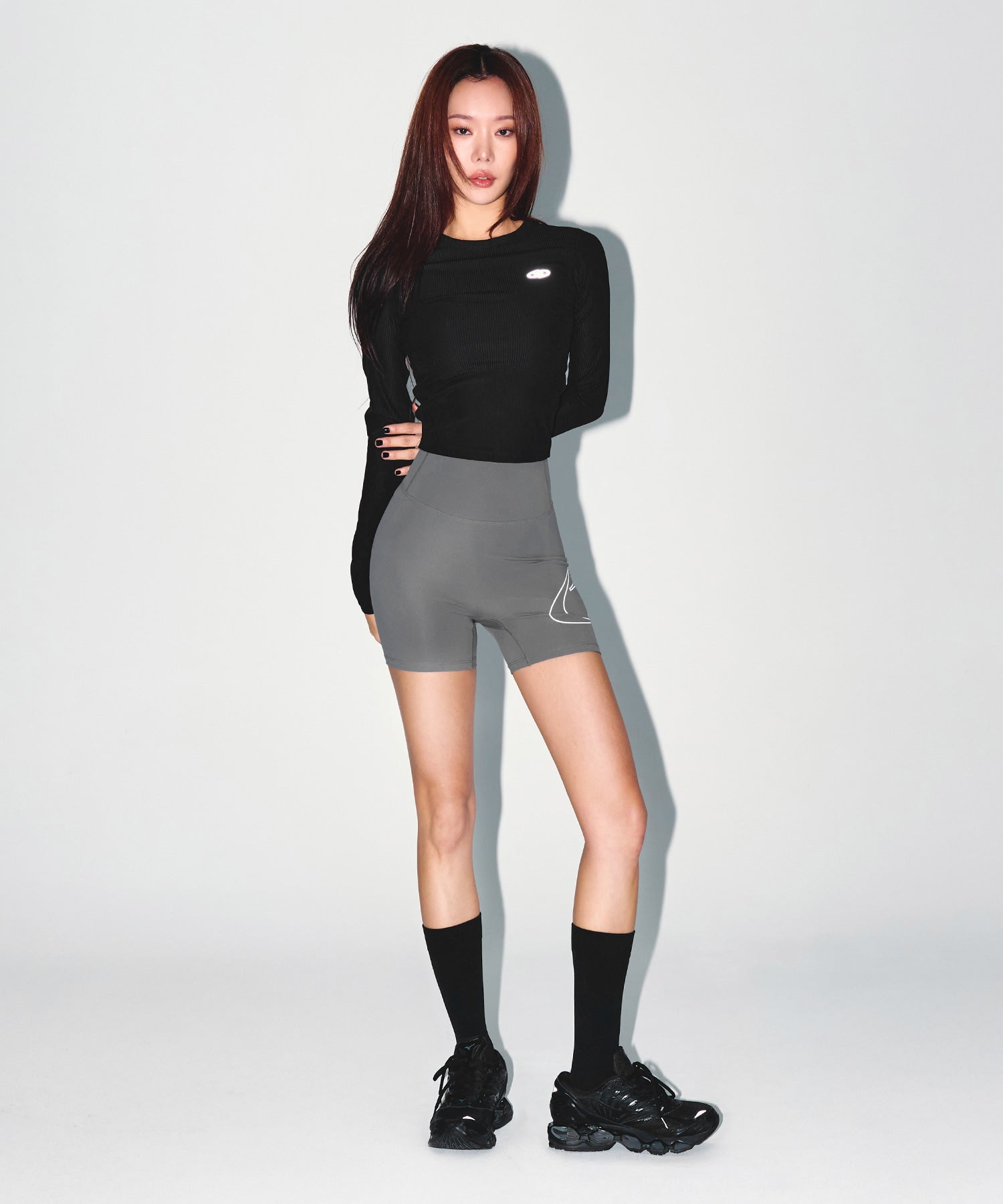 【予約販売：ご注文より1～3週間後に発送予定】W FITNESS RIBBED LONG SLEEVE [BLACK]