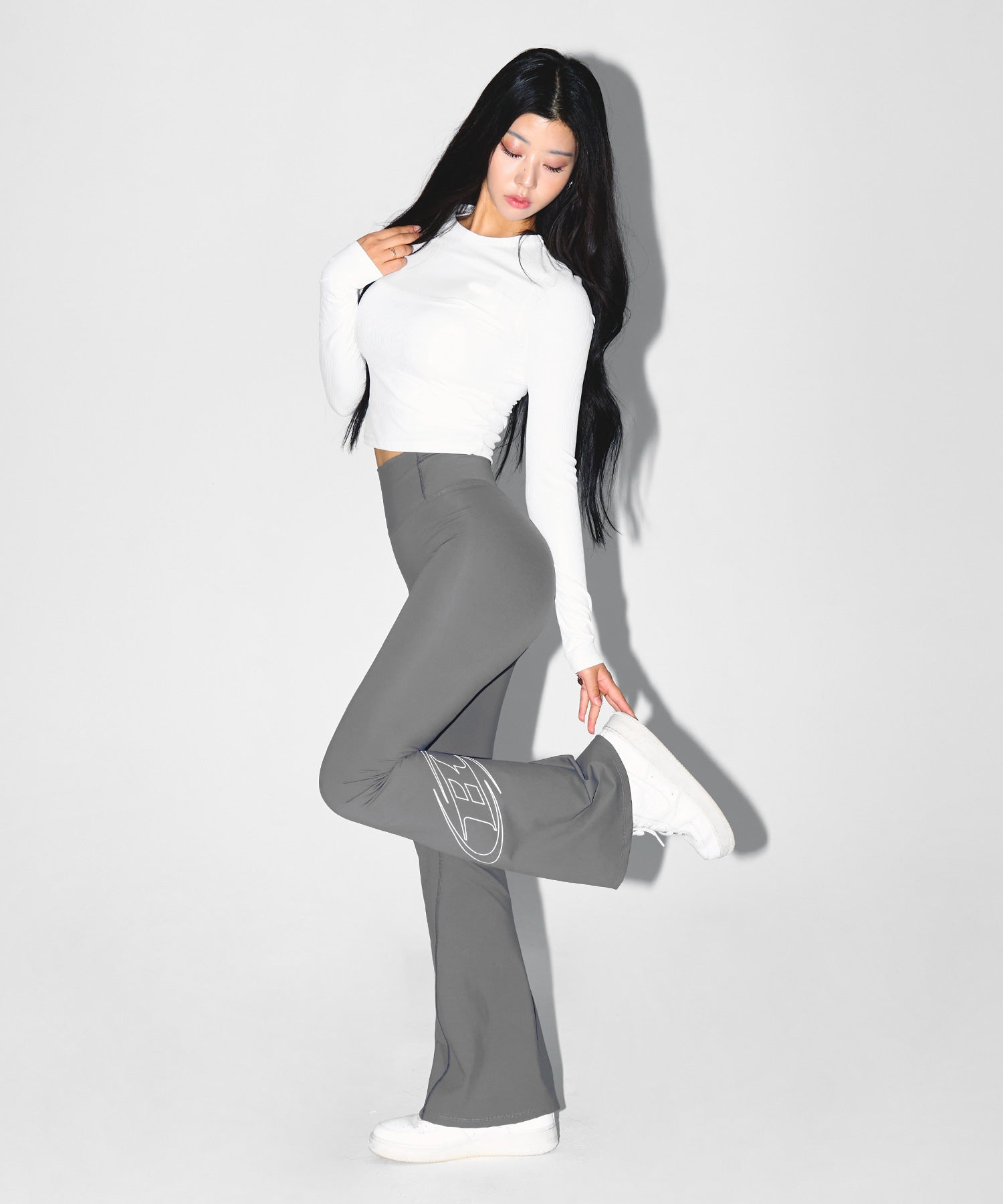 【予約販売：ご注文より1～3週間後に発送予定】W FITNESS RIBBED LONG SLEEVE [WHITE]