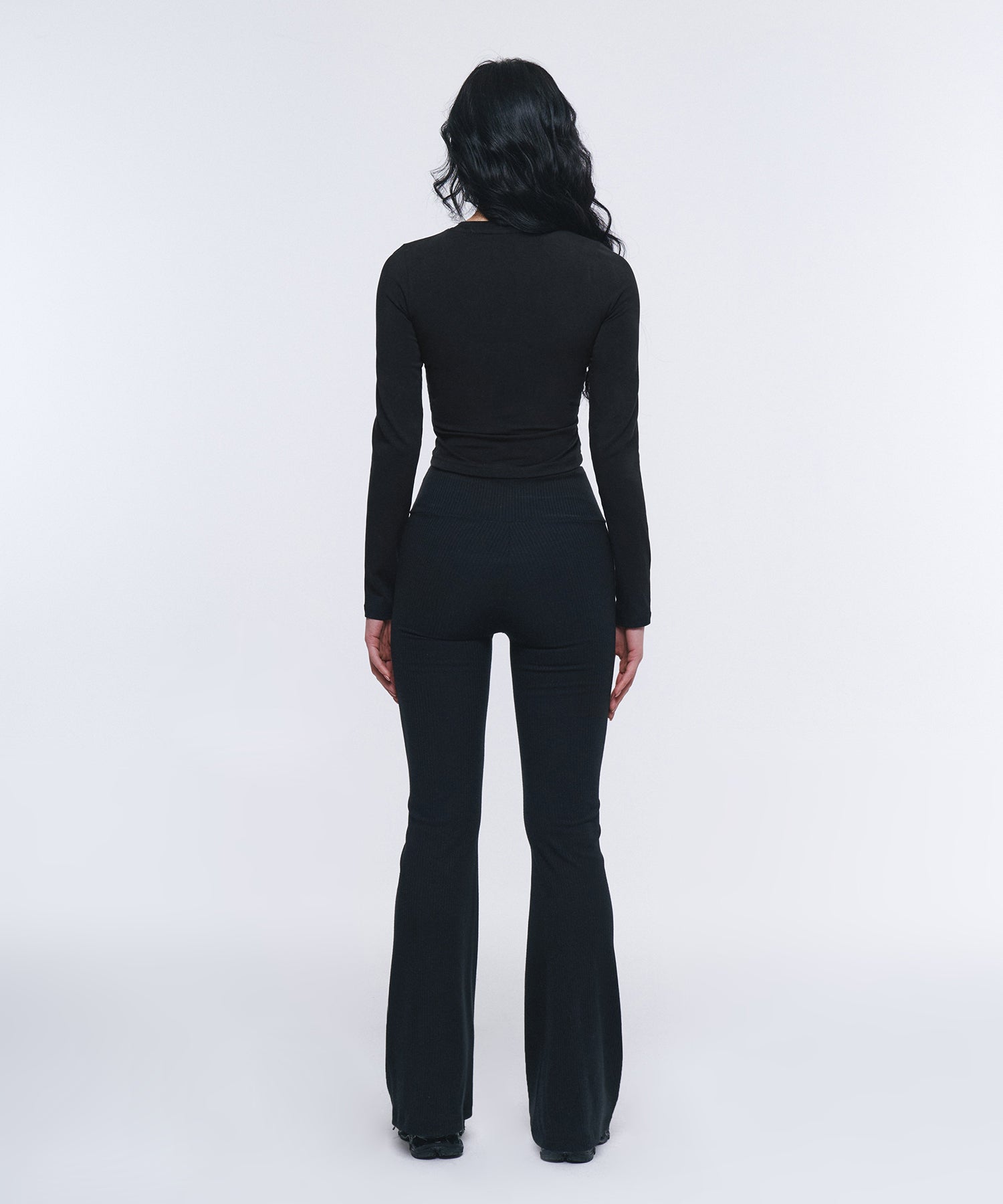 W BORN GIRL LEOPARD CROP LONGSLEEVE [BLACK]
