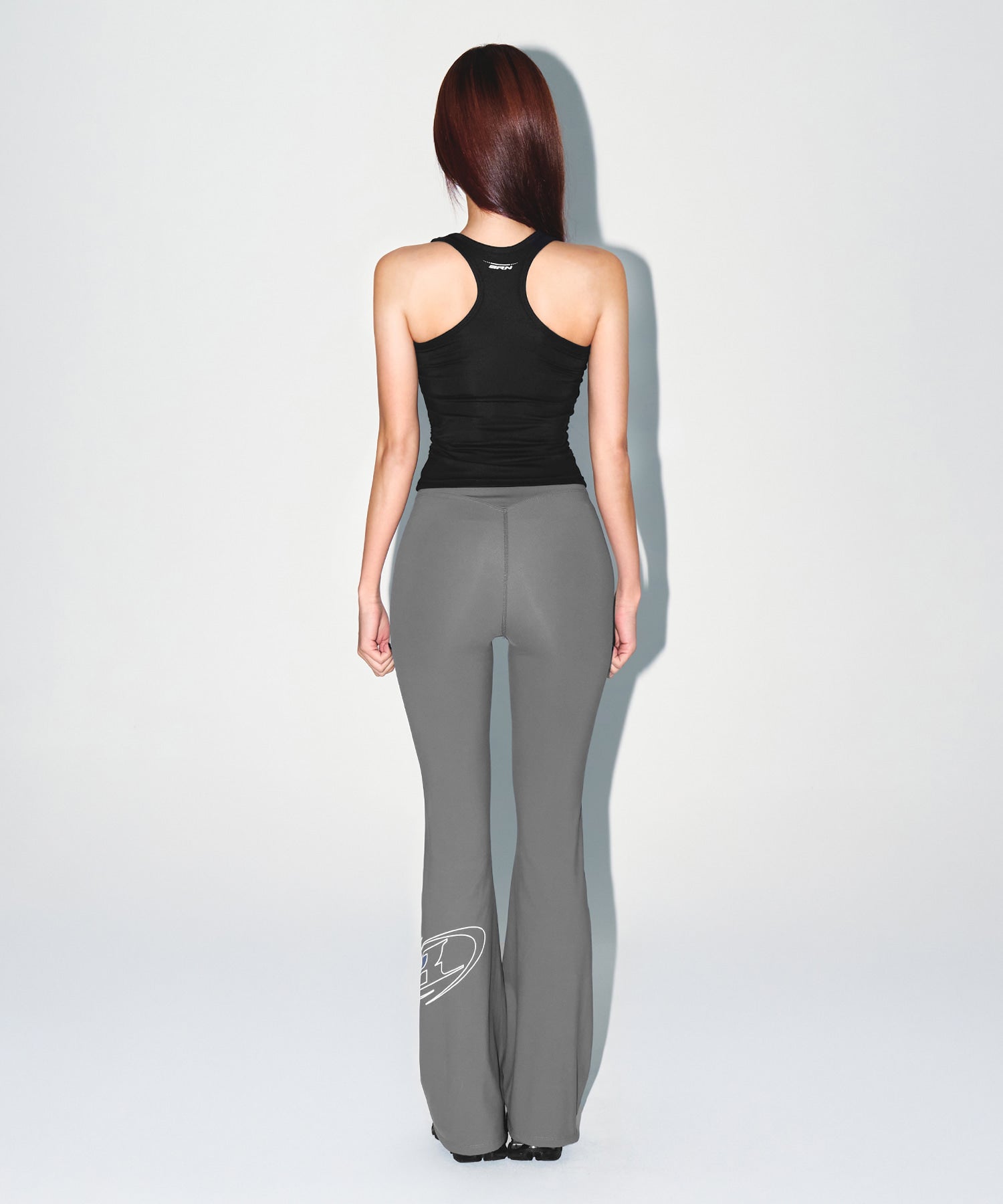 【予約販売：ご注文より1～3週間後に発送予定】W BRN RACER BACK SLEEVELESS [BLACK]