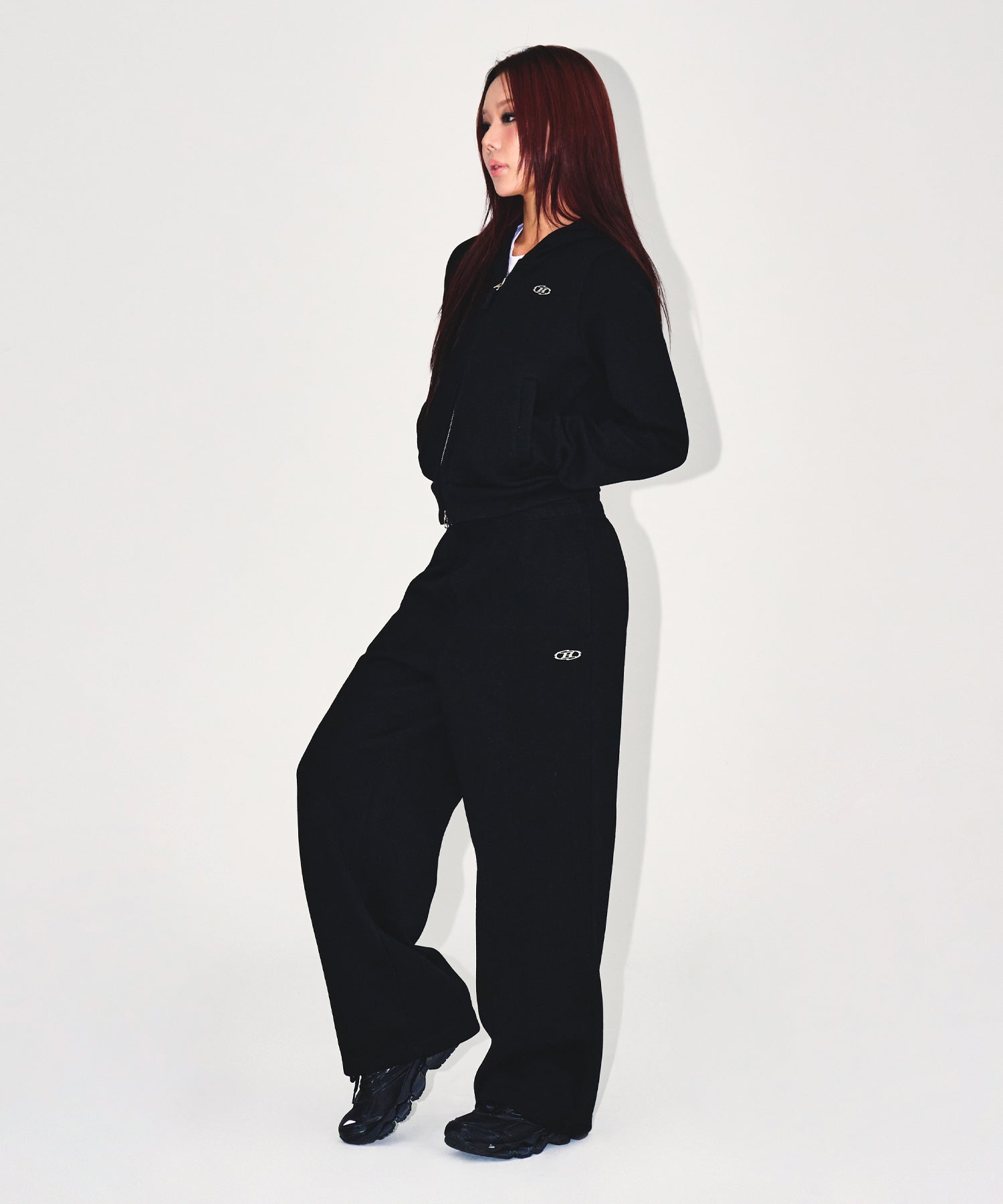【予約販売：ご注文より1～3週間後に発送予定】W KNIT LIKE SEMI WIDE PANTS [BLACK]