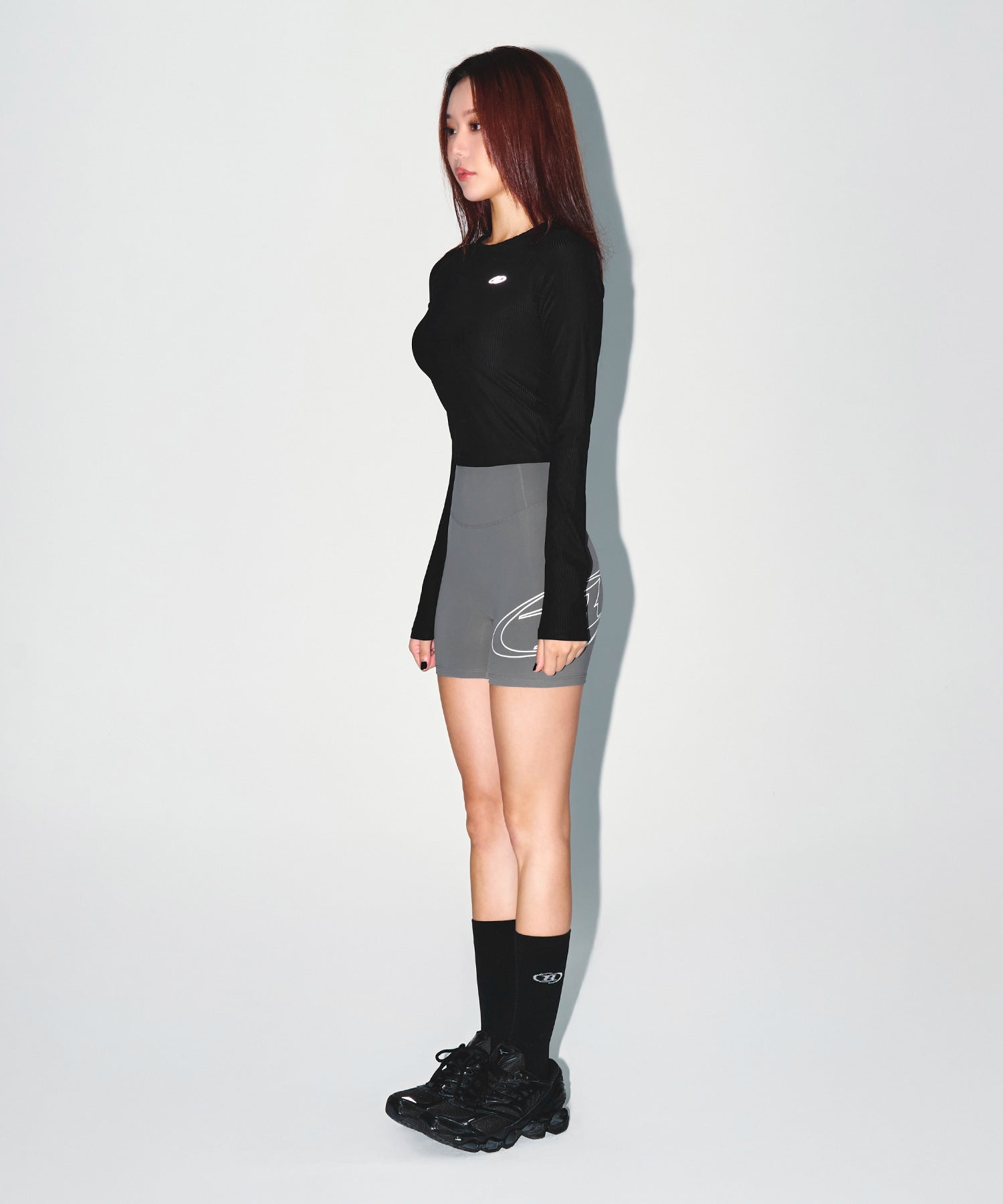 【予約販売：ご注文より1～3週間後に発送予定】W FITNESS RIBBED LONG SLEEVE [BLACK]