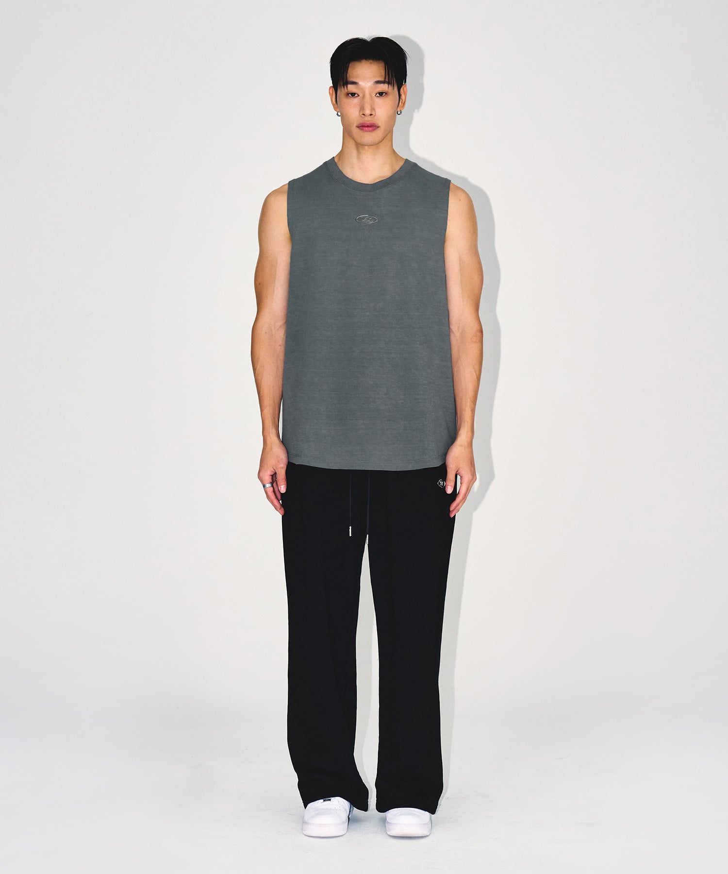 【予約販売：ご注文より1～3週間後に発送予定】SILVER B PIGMENT DYING SLEEVELESS [ASHED GREEN]
