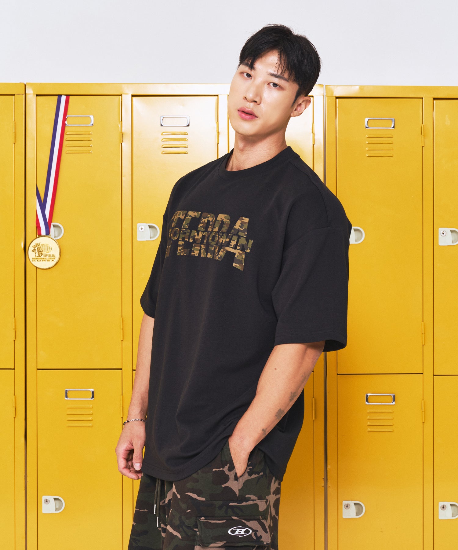 【予約販売：ご注文より1～3週間後に発送予定】BORNTOWIN X TERRA SEMI OVER FIT T-SHIRTS [BLACK]