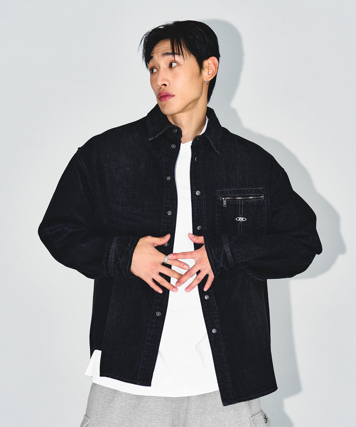 【韓国限定】WASHED DENIM OVER FIT SHIRTS [BLACK DENIM]