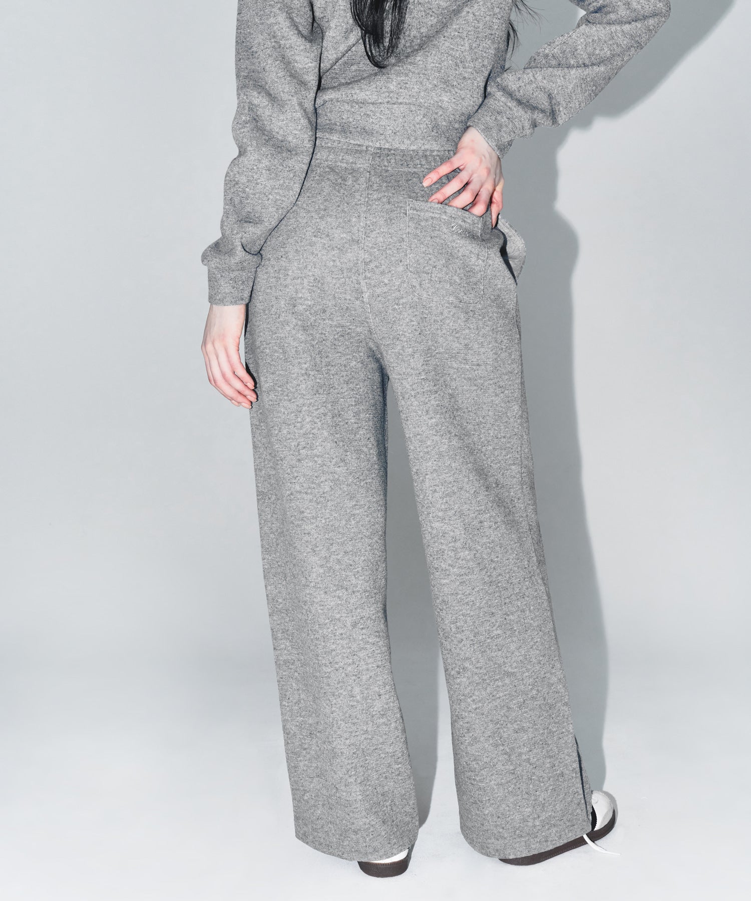 【予約販売：ご注文より1～3週間後に発送予定】W KNIT LIKE SEMI WIDE PANTS [MELANGE GREY]