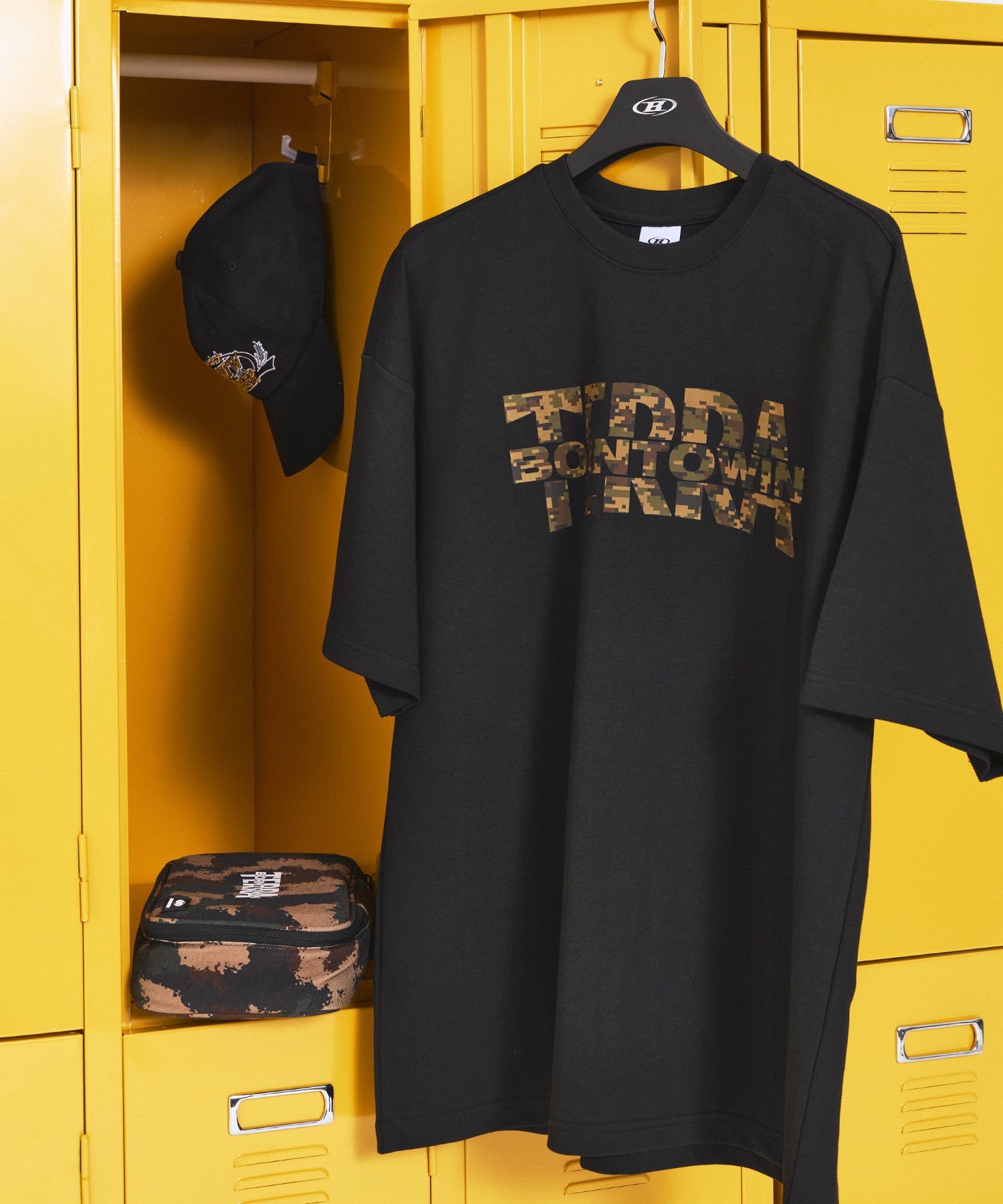 【予約販売：ご注文より1～3週間後に発送予定】BORNTOWIN X TERRA SEMI OVER FIT T-SHIRTS [BLACK]