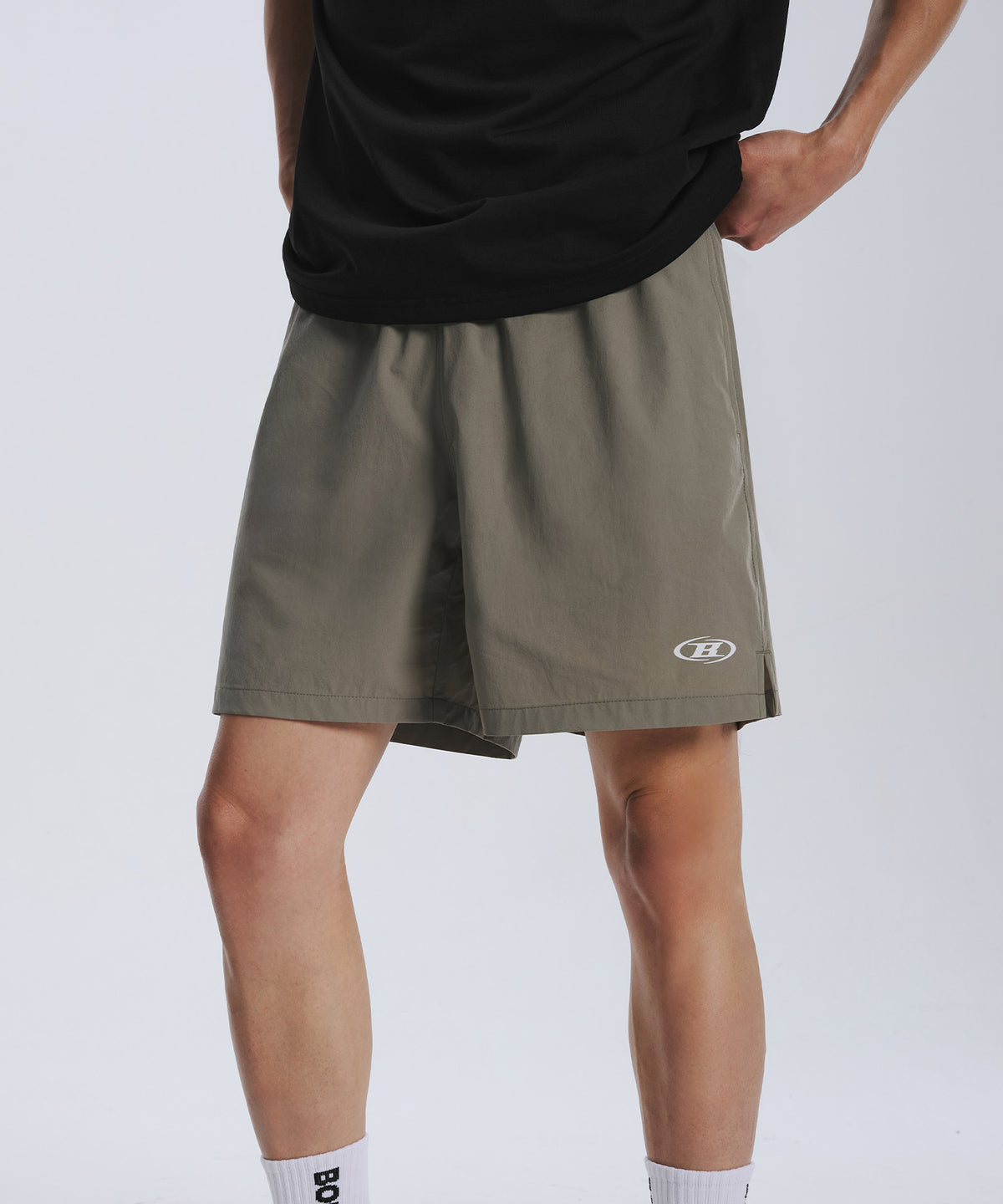 【韓国限定】SYMBOL B ESSENTIAL ACTIVE SHORTS [KHAKI]