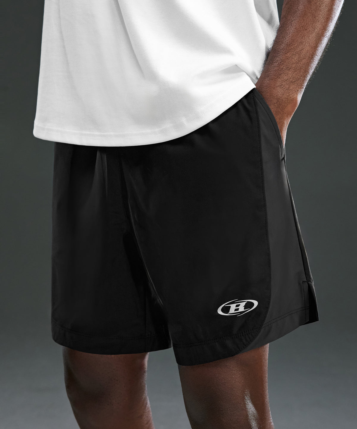SYMBOL B ACTIVE SHORTS [BLACK]