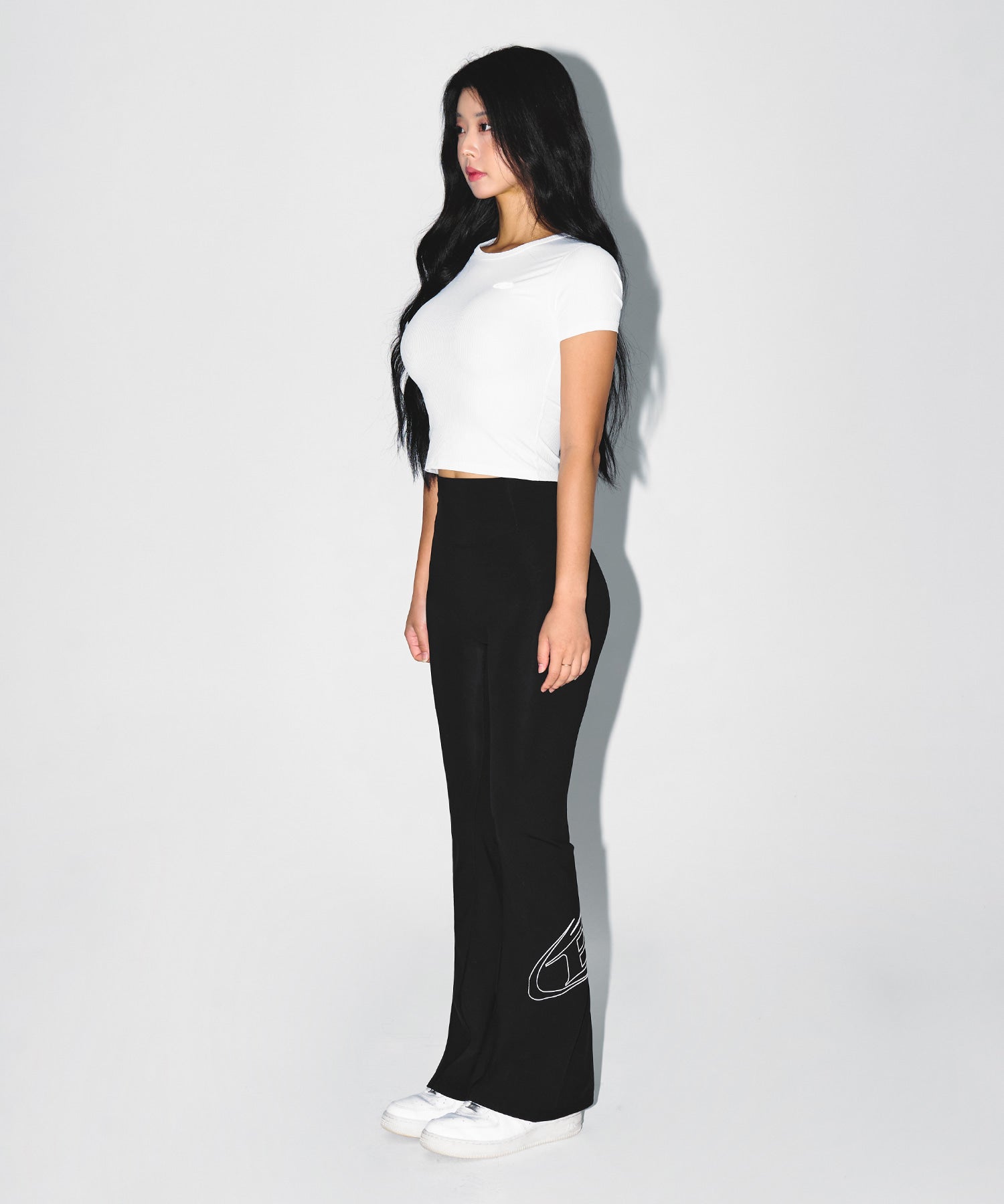 【予約販売：ご注文より1～3週間後に発送予定】W FITNESS RIBBED T-SHIRTS [WHITE]