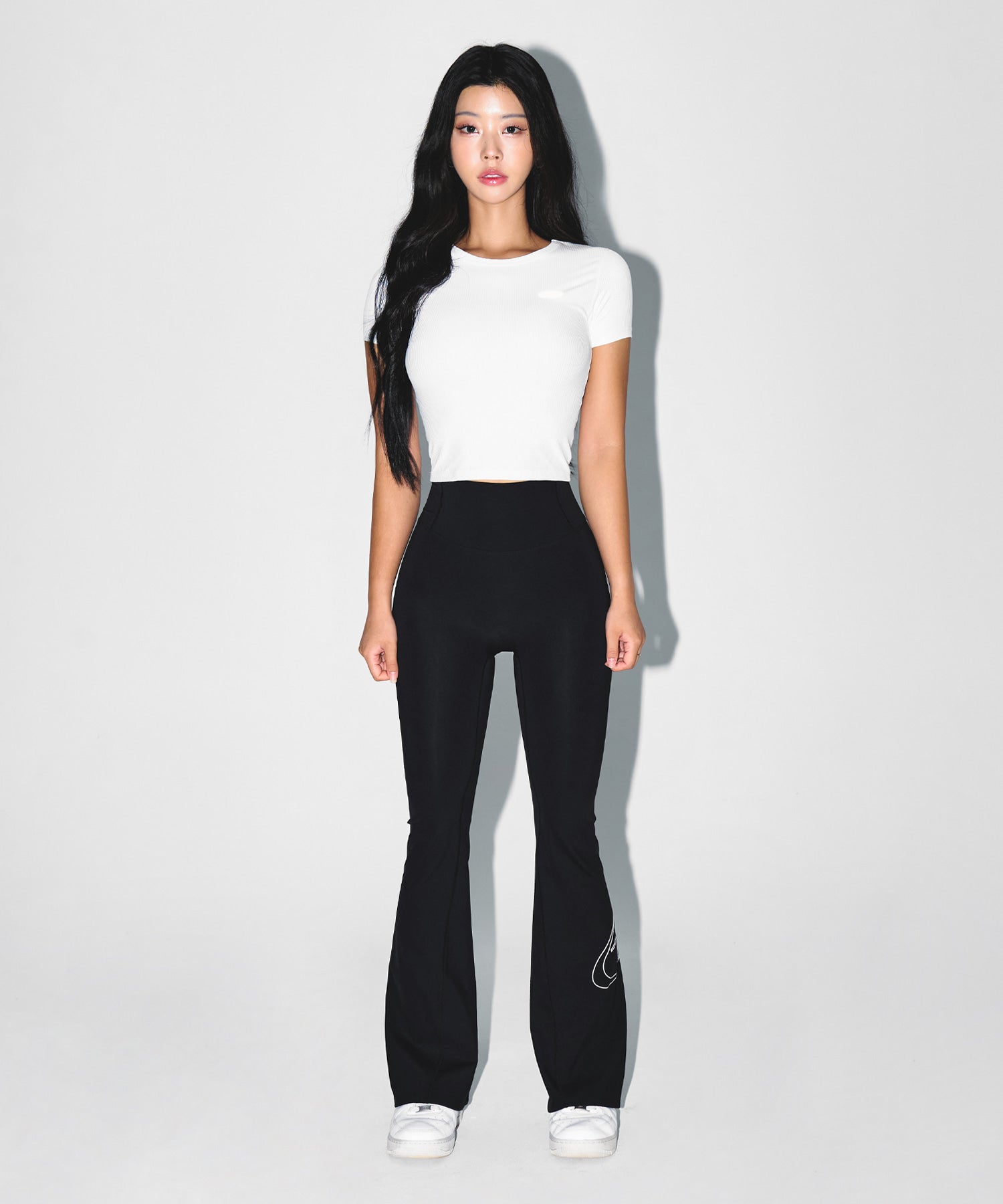 【予約販売：ご注文より1～3週間後に発送予定】W FITNESS RIBBED T-SHIRTS [WHITE]