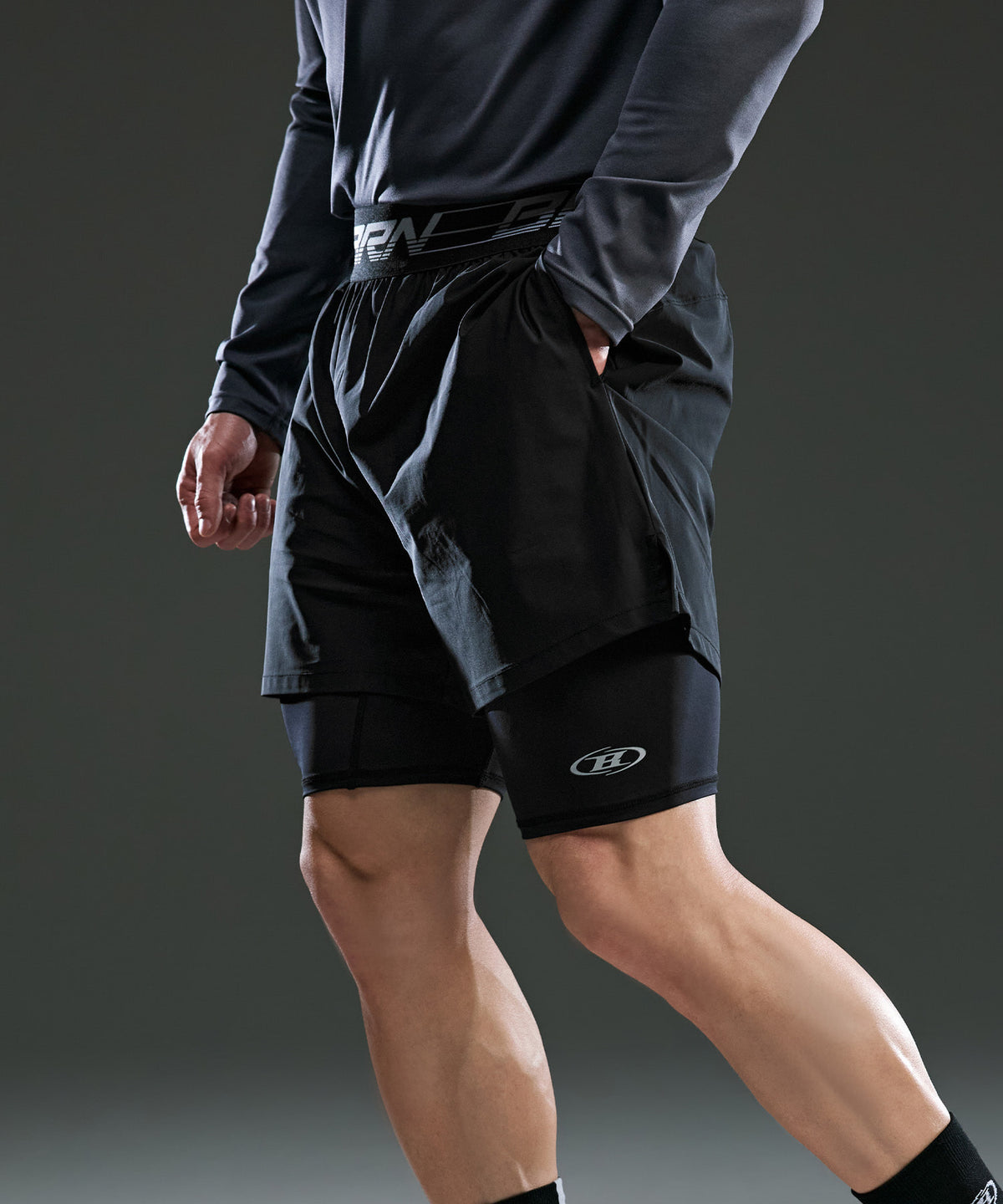 BRN LOGO BAND 2 IN 1 SHORTS [BLACK]