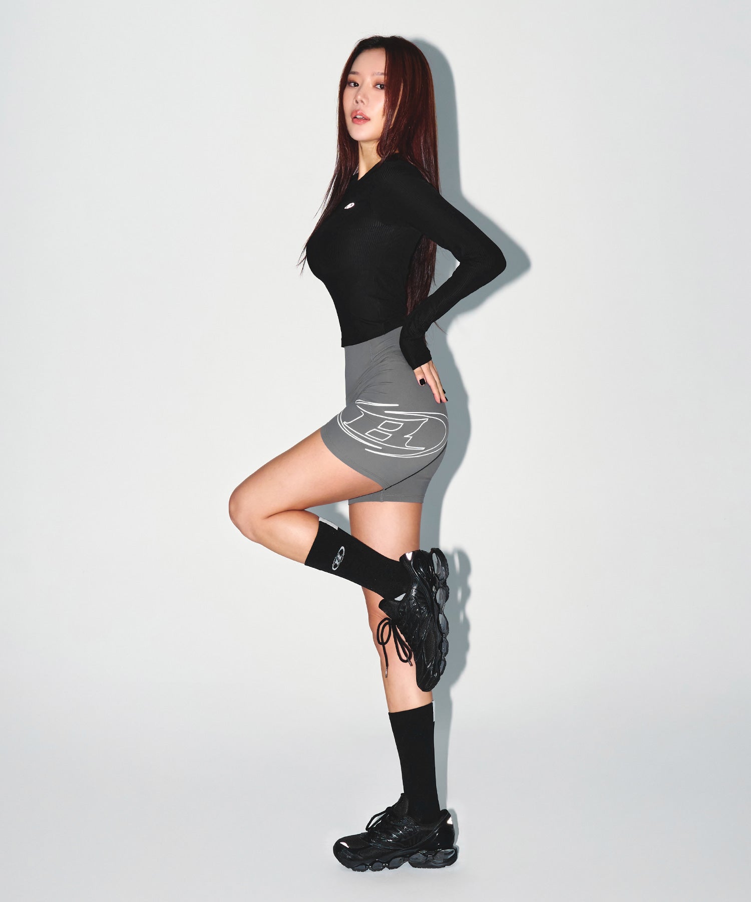 【予約販売：ご注文より1～3週間後に発送予定】W FITNESS RIBBED LONG SLEEVE [BLACK]