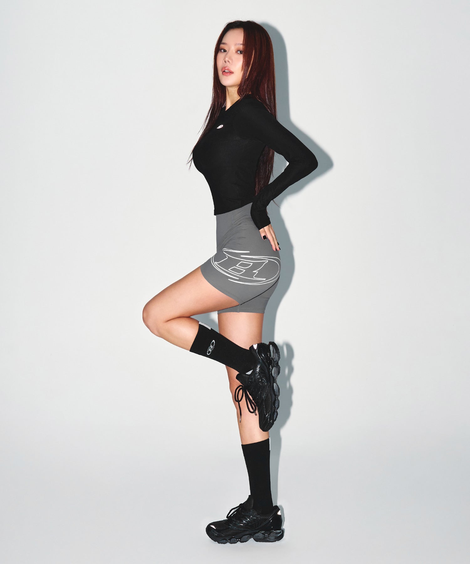 【予約販売：ご注文より1～3週間後に発送予定】W STROKE B 3.5 BIKER SHORTS [CHARCOAL]