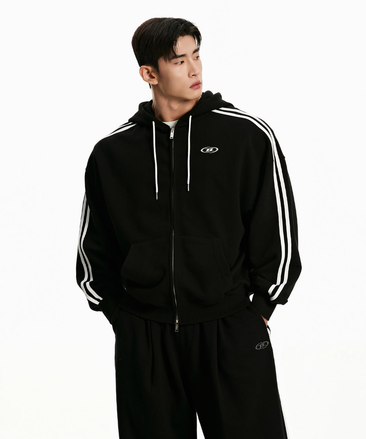 【韓国限定】CHROME B TRACK LINE HOODIE ZIP-UP [BLACK]