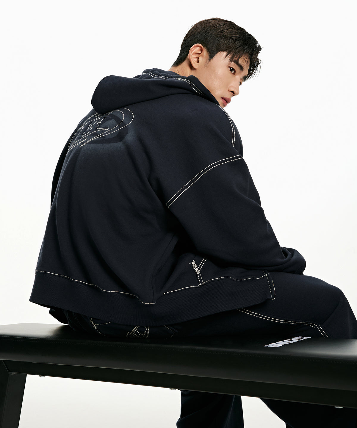 【韓国限定】CHROME B BOLD LINE HOODIE ZIP-UP [WASHED NAVY]