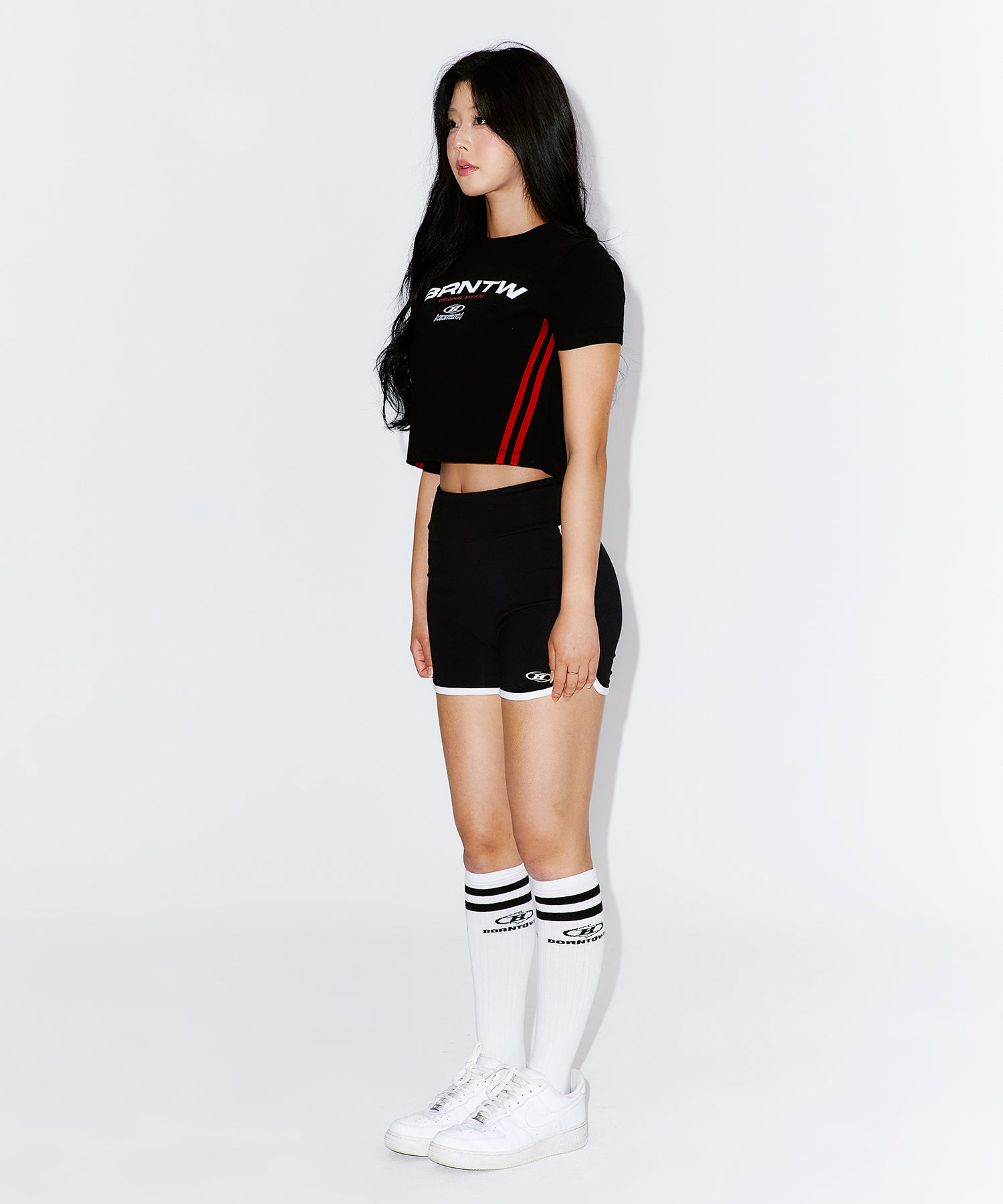 【予約販売：ご注文より1～3週間後に発送予定】MONSTERZYM SEMI CROP T-SHIRTS [BLACK]