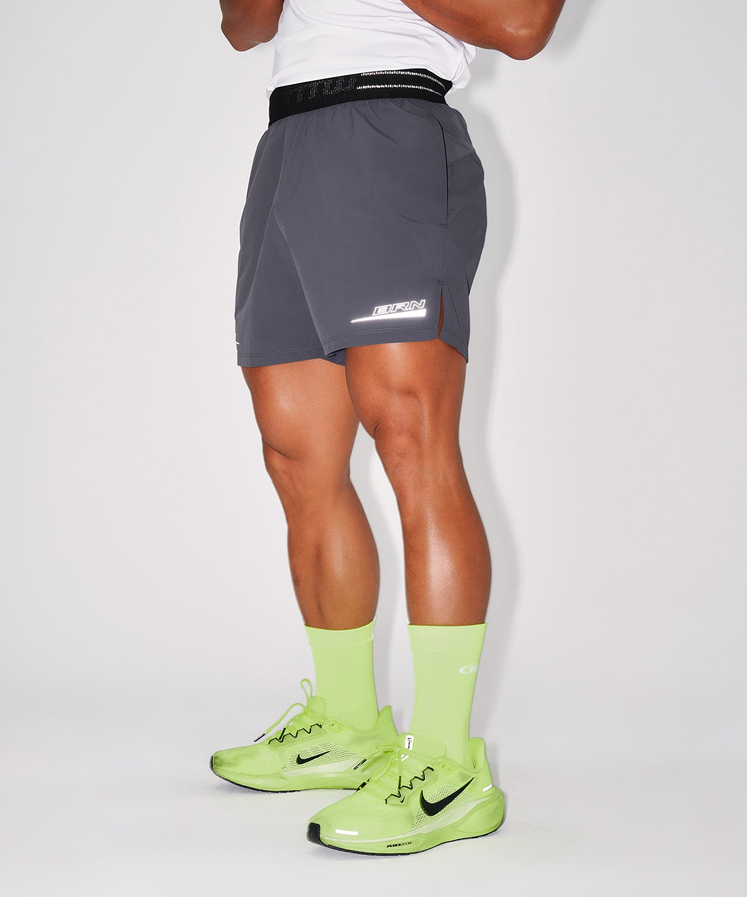 REFLECTIVE OUT BAND ACTIVE SHORTS [CHARCOAL]