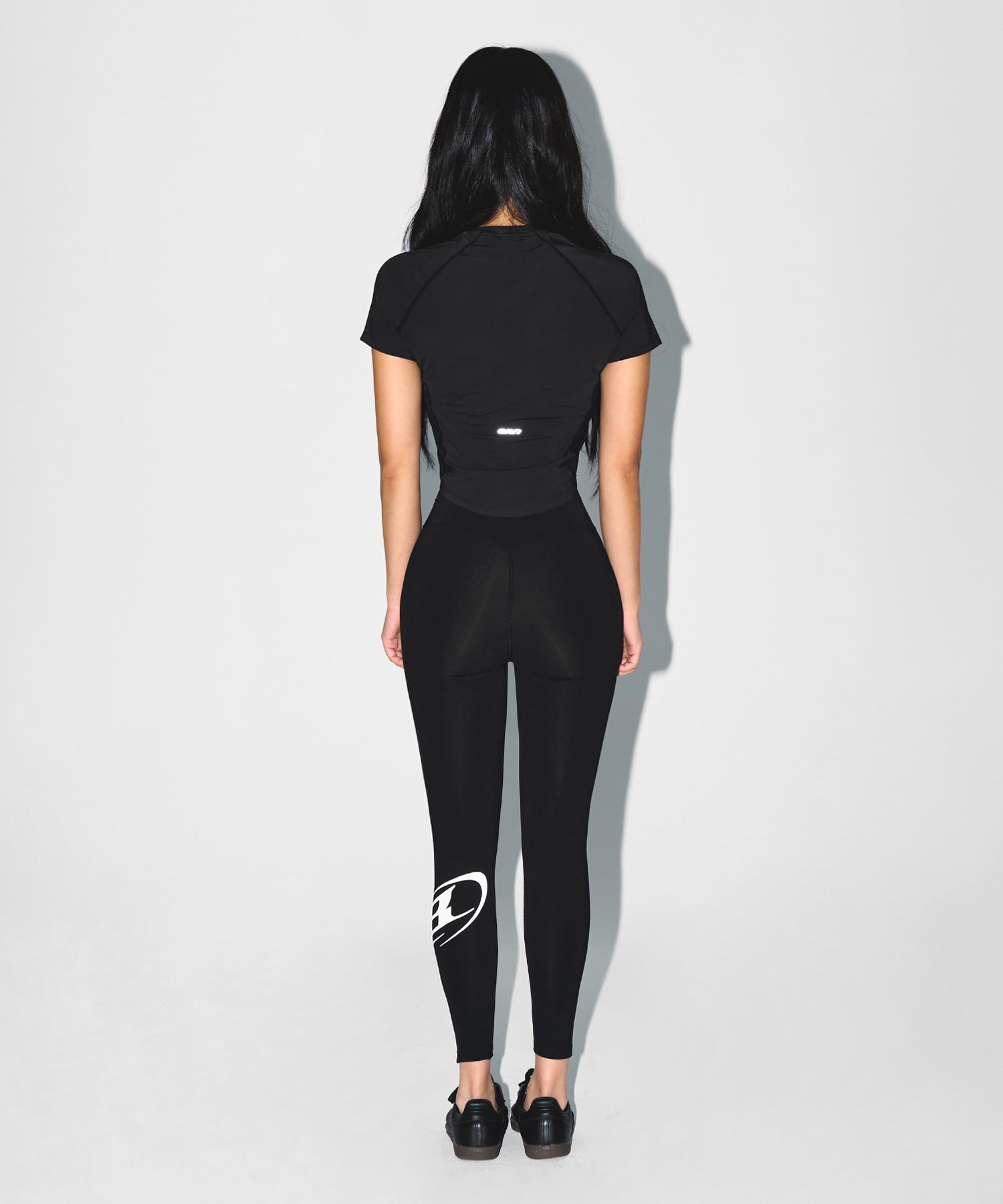 【予約販売：ご注文より1～3週間後に発送予定】W SYMBOL B VENTILATION T-SHIRTS [BLACK]