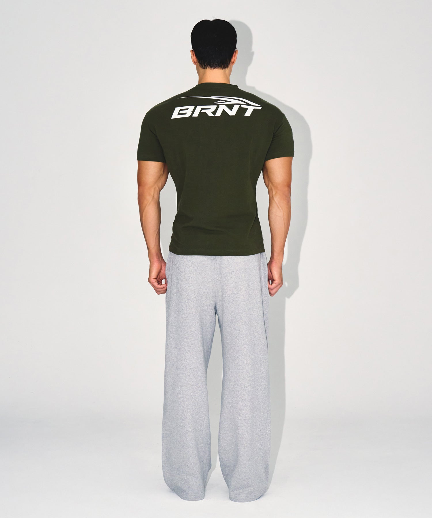 【予約販売：ご注文より1～3週間後に発送予定】BRNT BACK LOGO MUSCLE FIT T-SHIRTS [KHAKI]