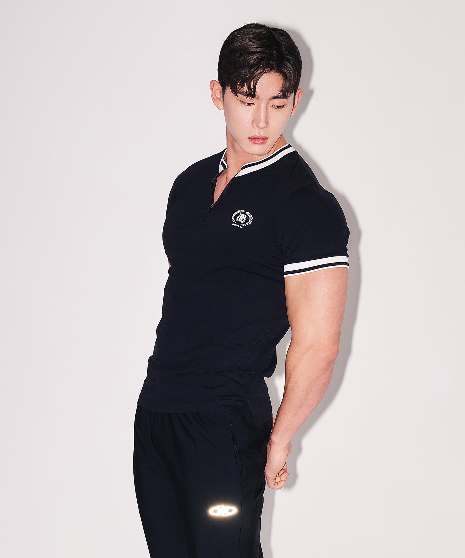 DOUBLE B EMBLEM HALF ZIP UP JERSEY [BLACK]