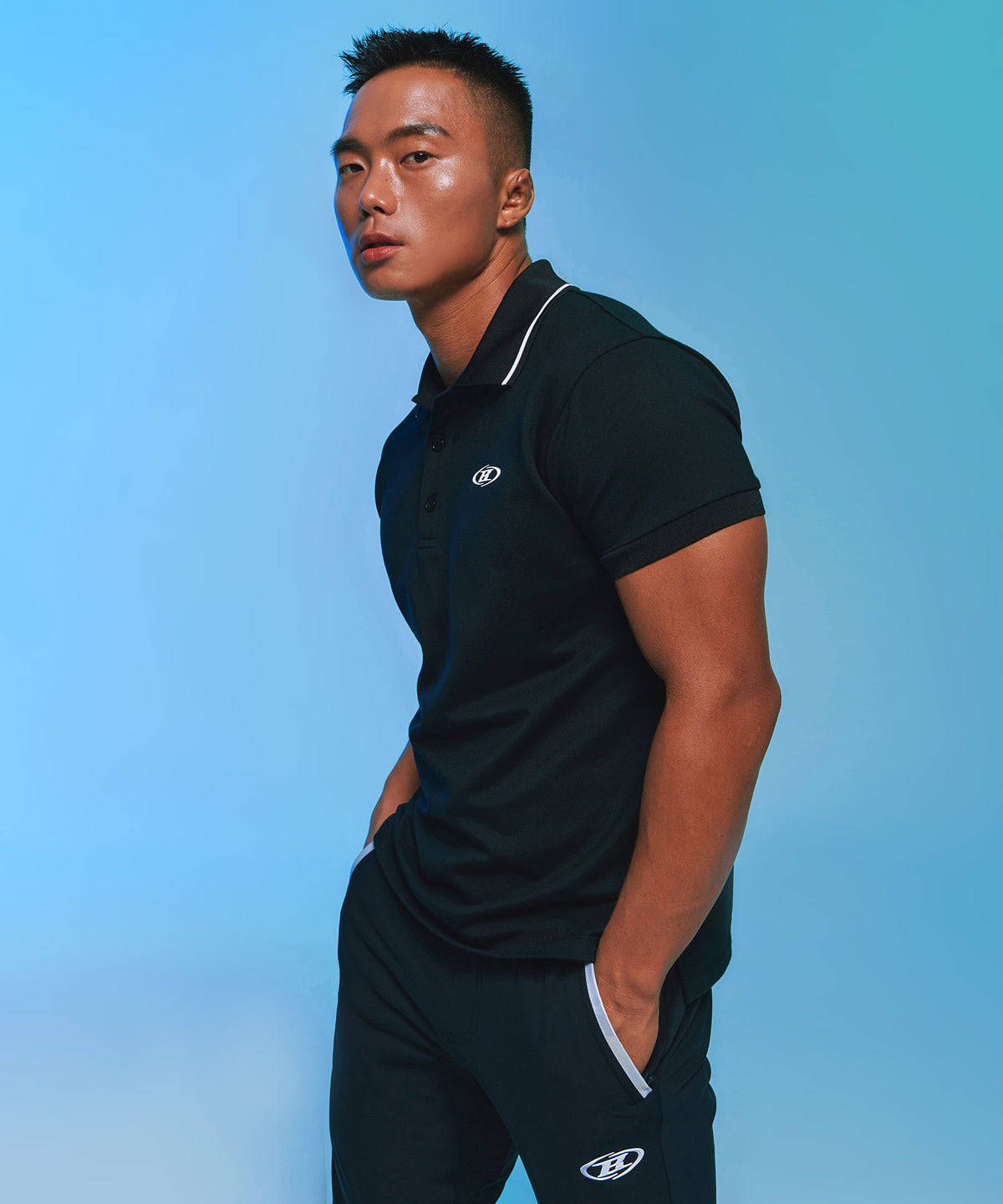【韓国限定】MUSCLE FIT COLLAR T-SHIRTS [BLACK]