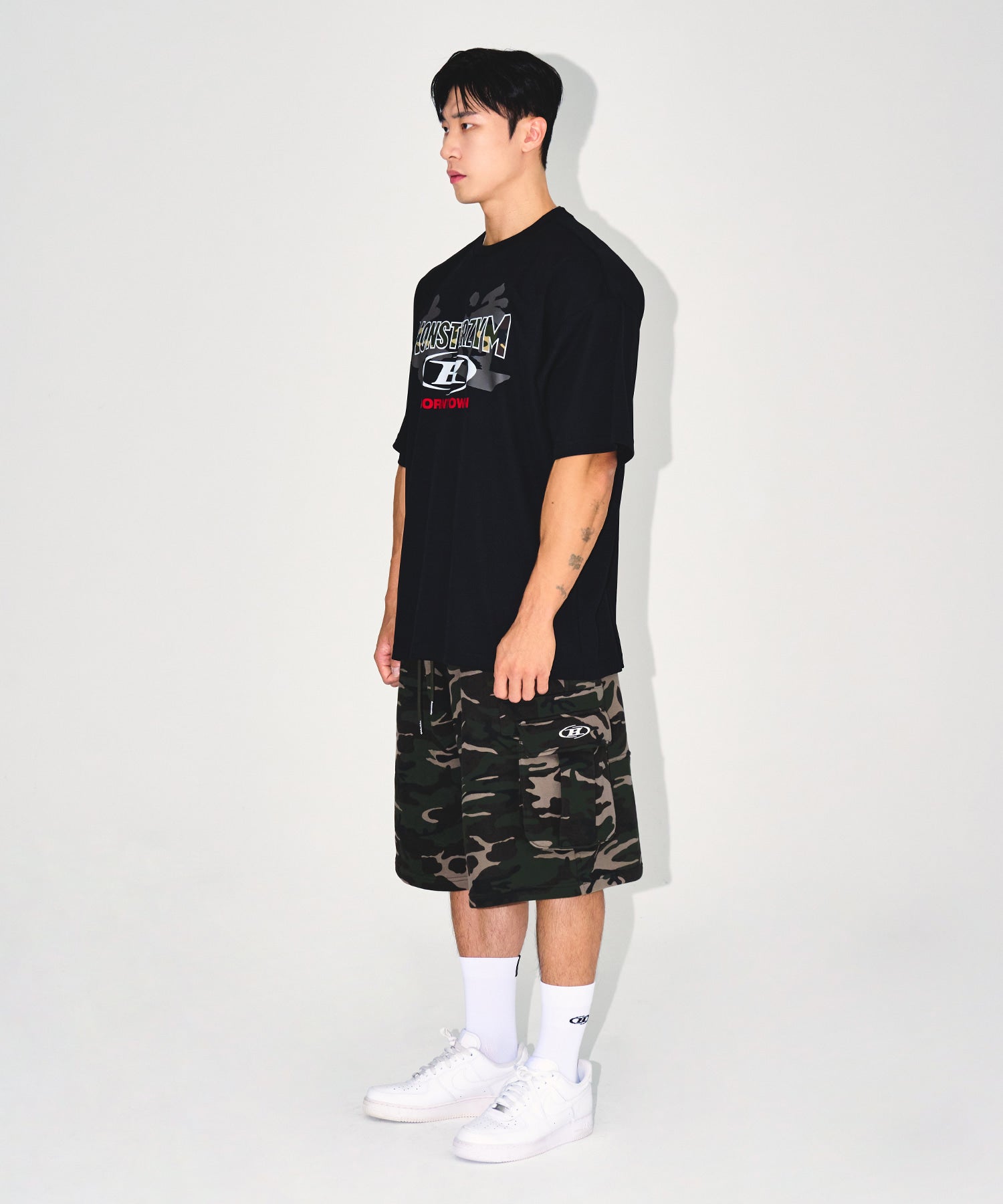 【予約販売：ご注文より1～3週間後に発送予定】MONSTERZYM 10th SEMI OVER FIT T-SHIRTS [BLACK]