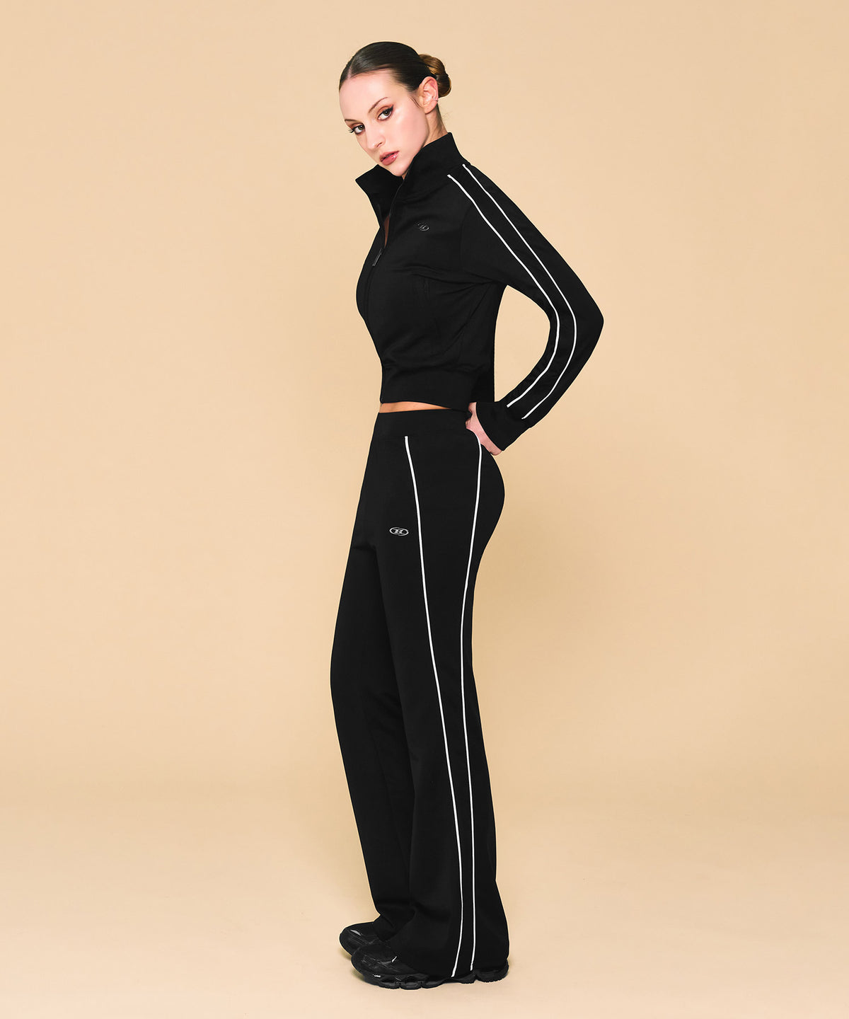 【韓国限定】W PIPING LINE BOOTS CUT PANTS [BLACK]