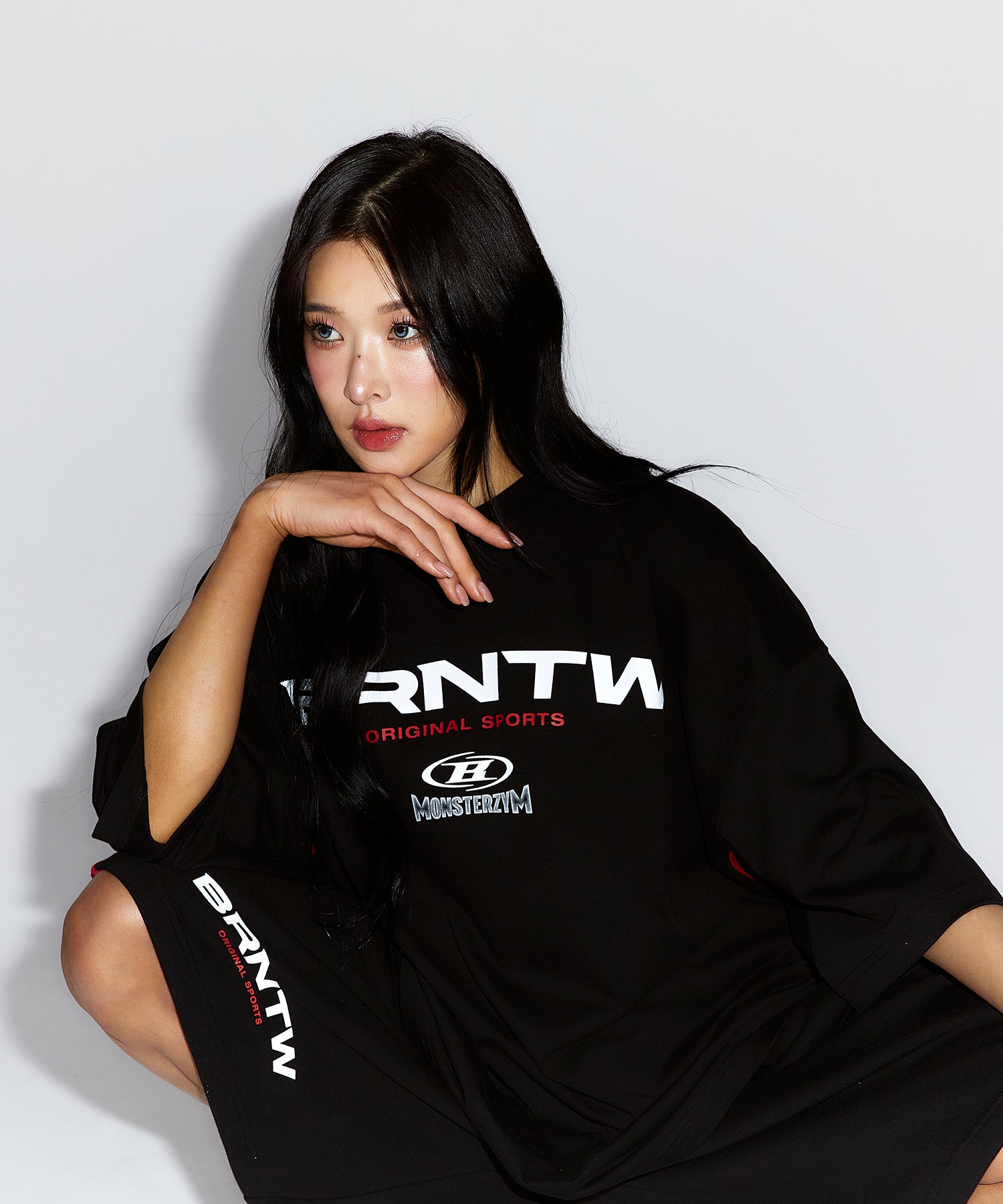 【予約販売：ご注文より1～3週間後に発送予定】MONSTERZYM EXTRA FIT T-SHIRTS [BLACK]