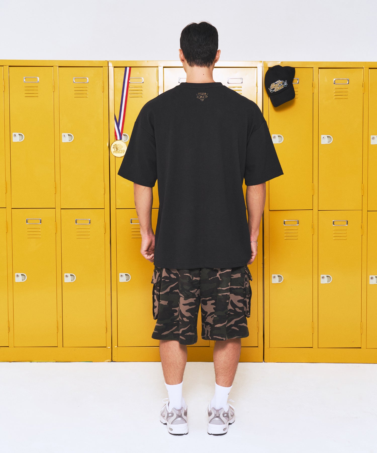 【予約販売：ご注文より1～3週間後に発送予定】BORNTOWIN X TERRA SEMI OVER FIT T-SHIRTS [BLACK]