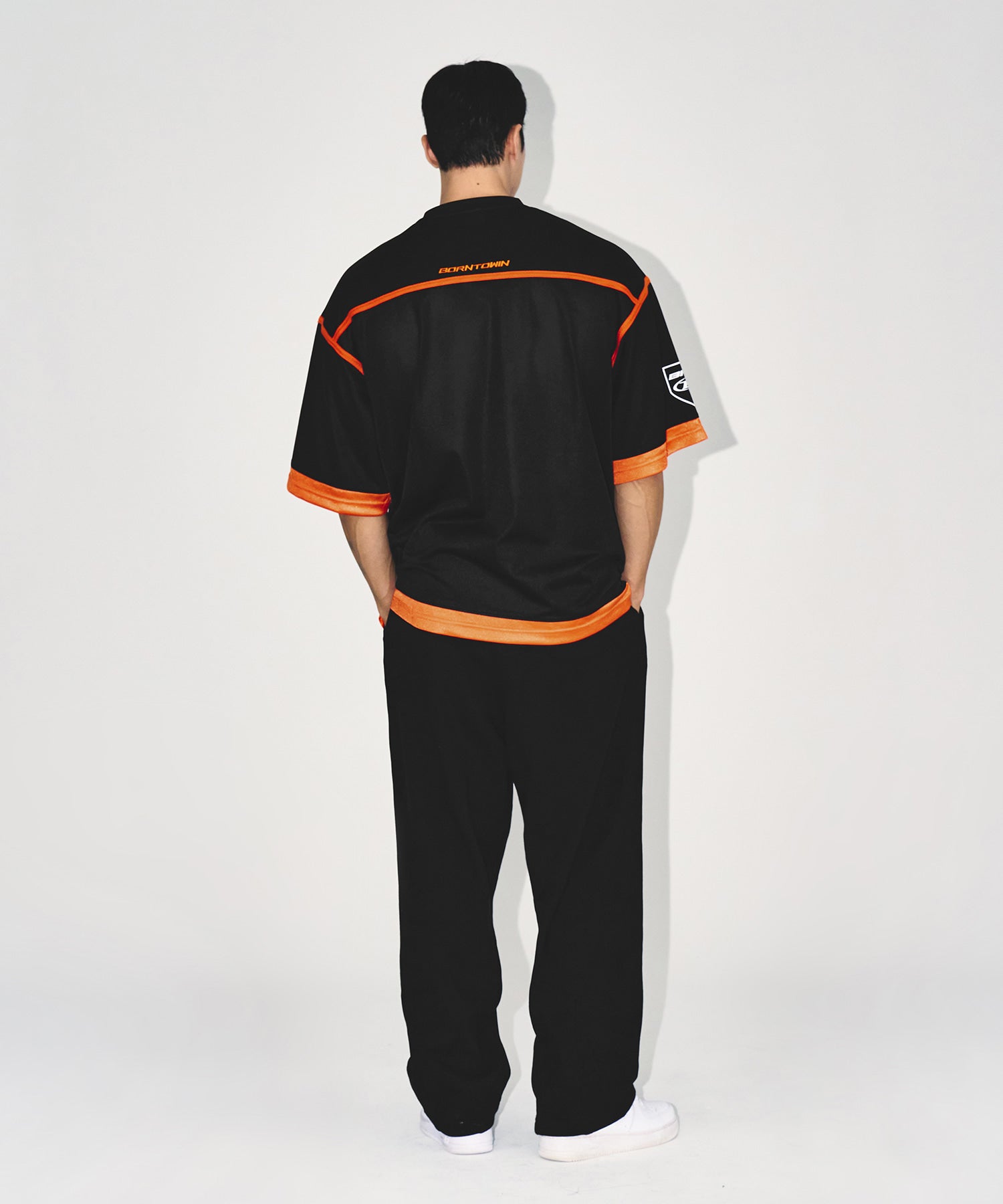 【予約販売：ご注文より1～3週間後に発送予定】MONSTERZYM 85 RUGBY JERSEY [BLACK]