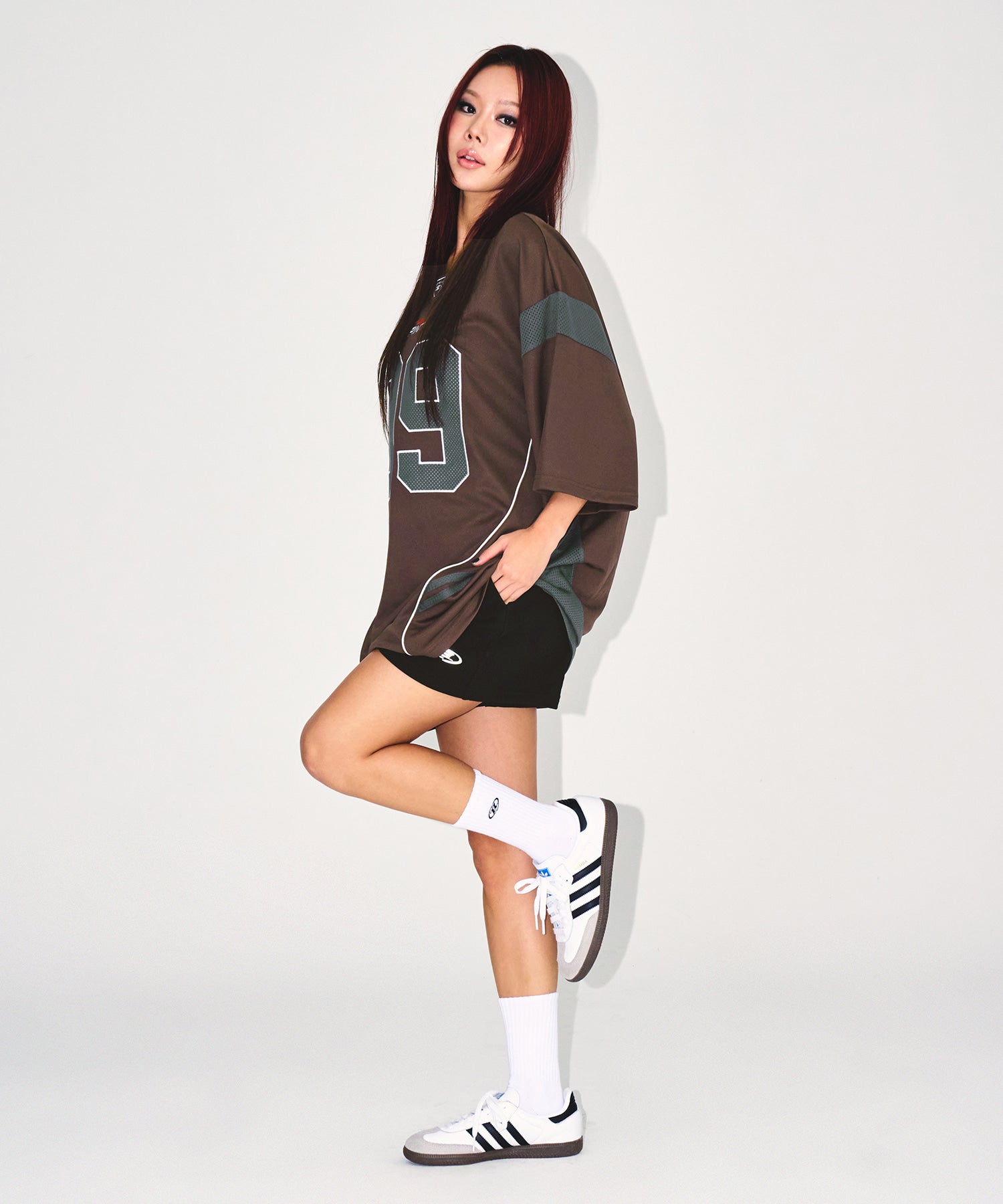 【予約販売：ご注文より1～3週間後に発送予定】09 APPLIQUE RUGBY JERSEY T-SHIRTS [BROWN]