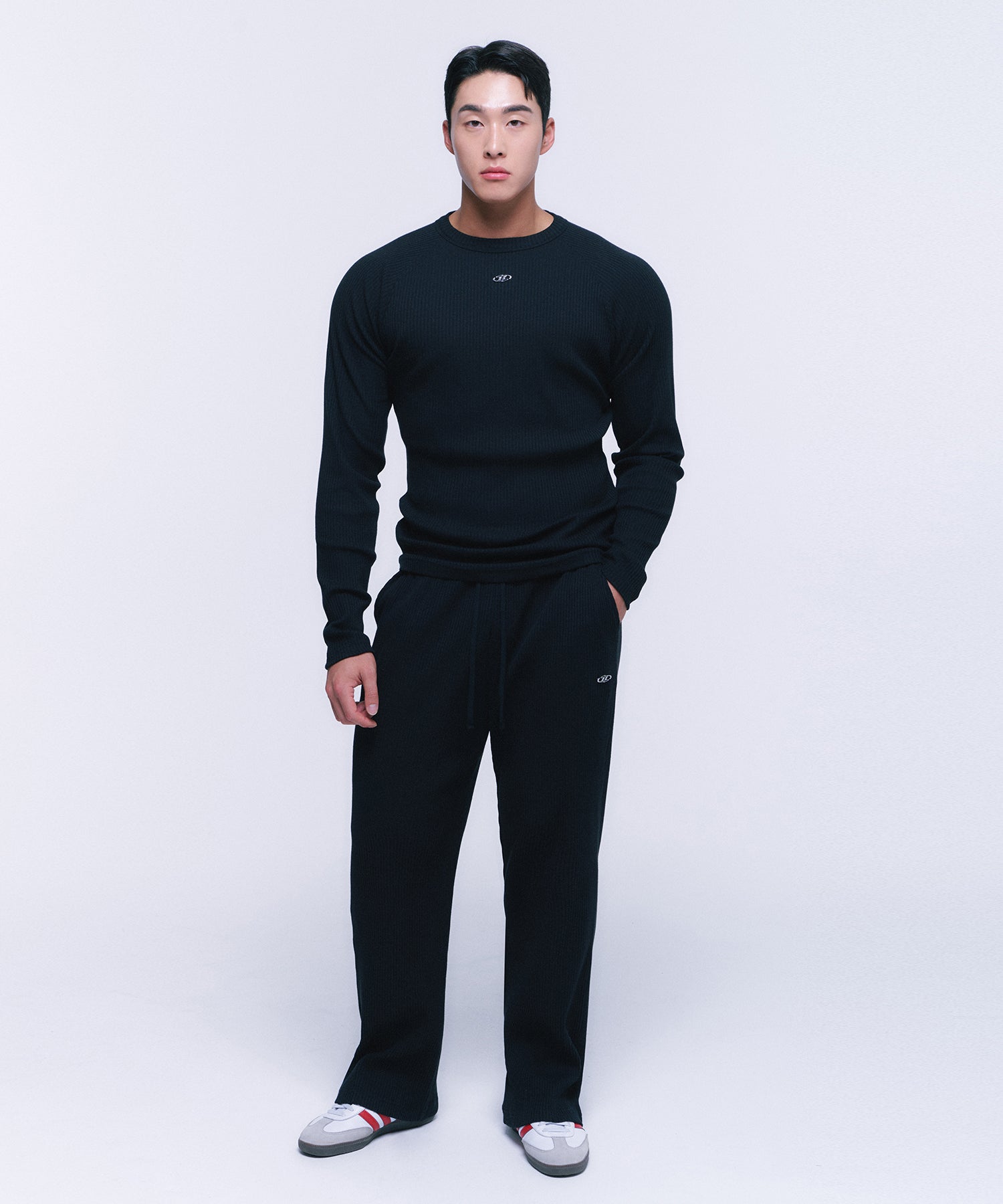 B PENDANT RIBBED LONGSLEEVE [BLACK]