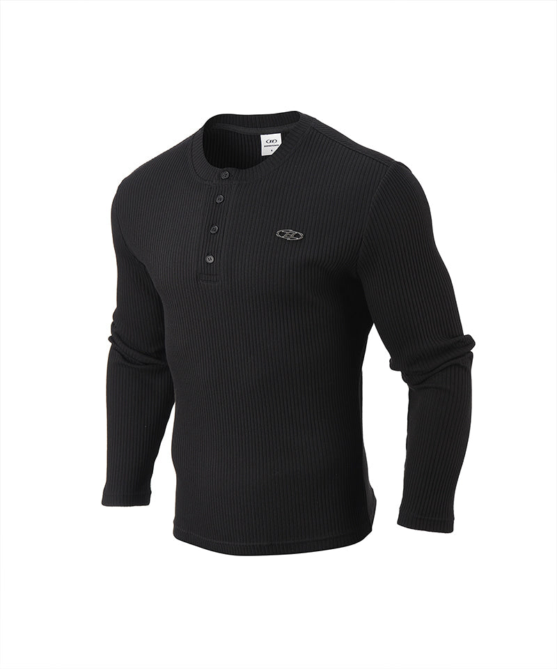 【予約販売：ご注文より1～3週間後に発送予定】B PENDANT HENRY NECK MUSCLE FIT LONG SLEEVE [BLACK]