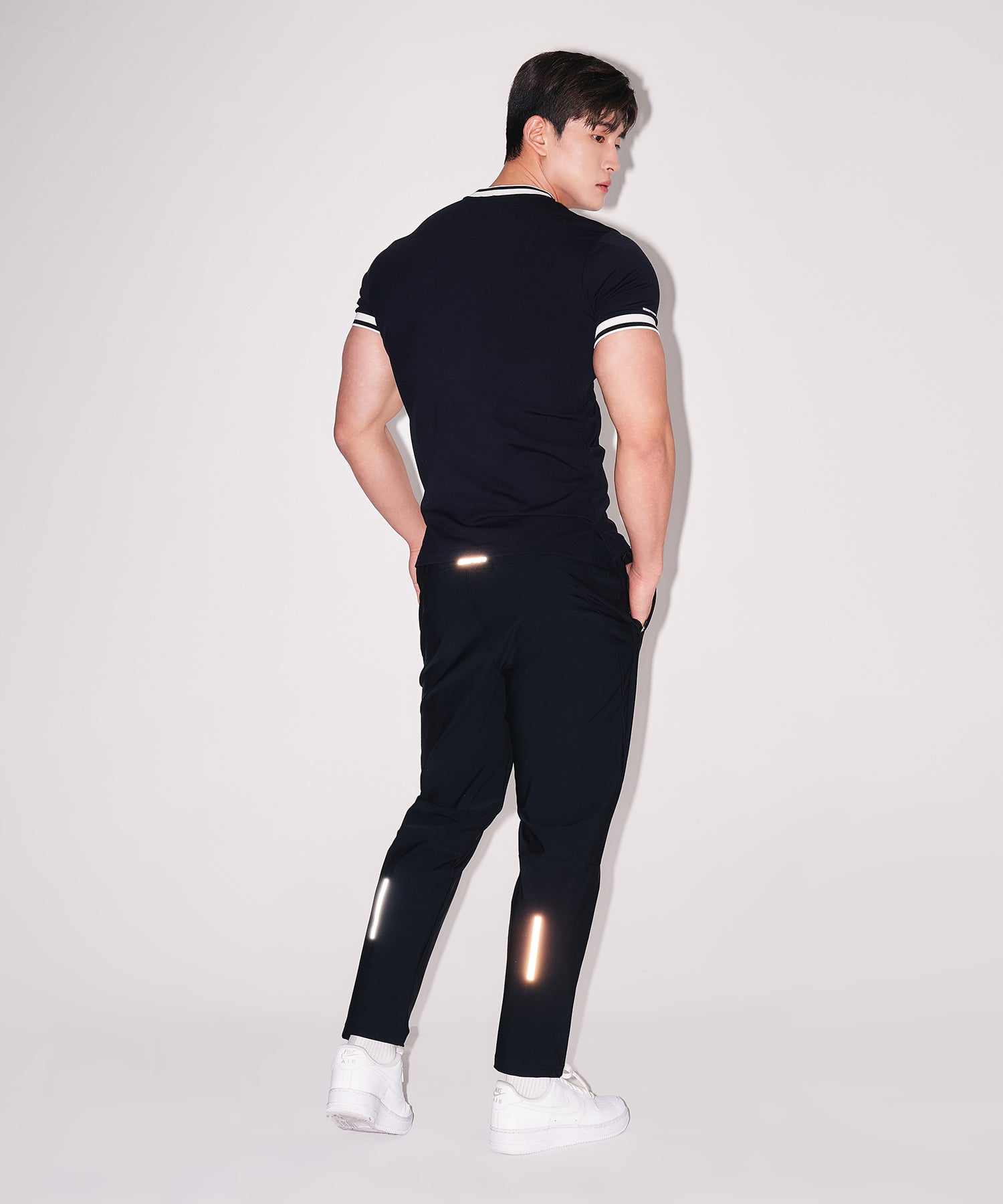 DOUBLE B EMBLEM HALF ZIP UP JERSEY [BLACK]